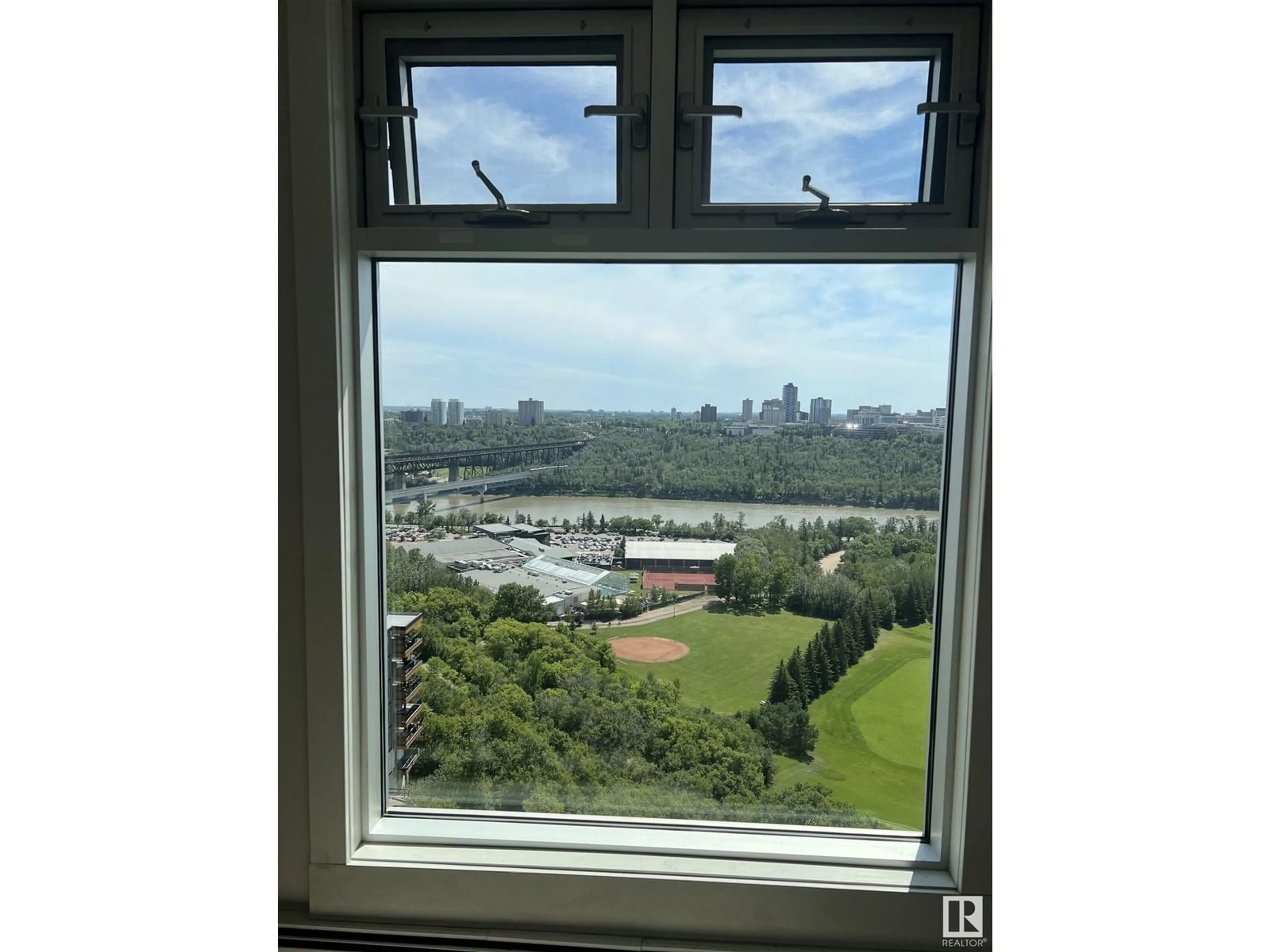 A pic of a room for 9835 113 ST NW, Edmonton Alberta T5K1N4