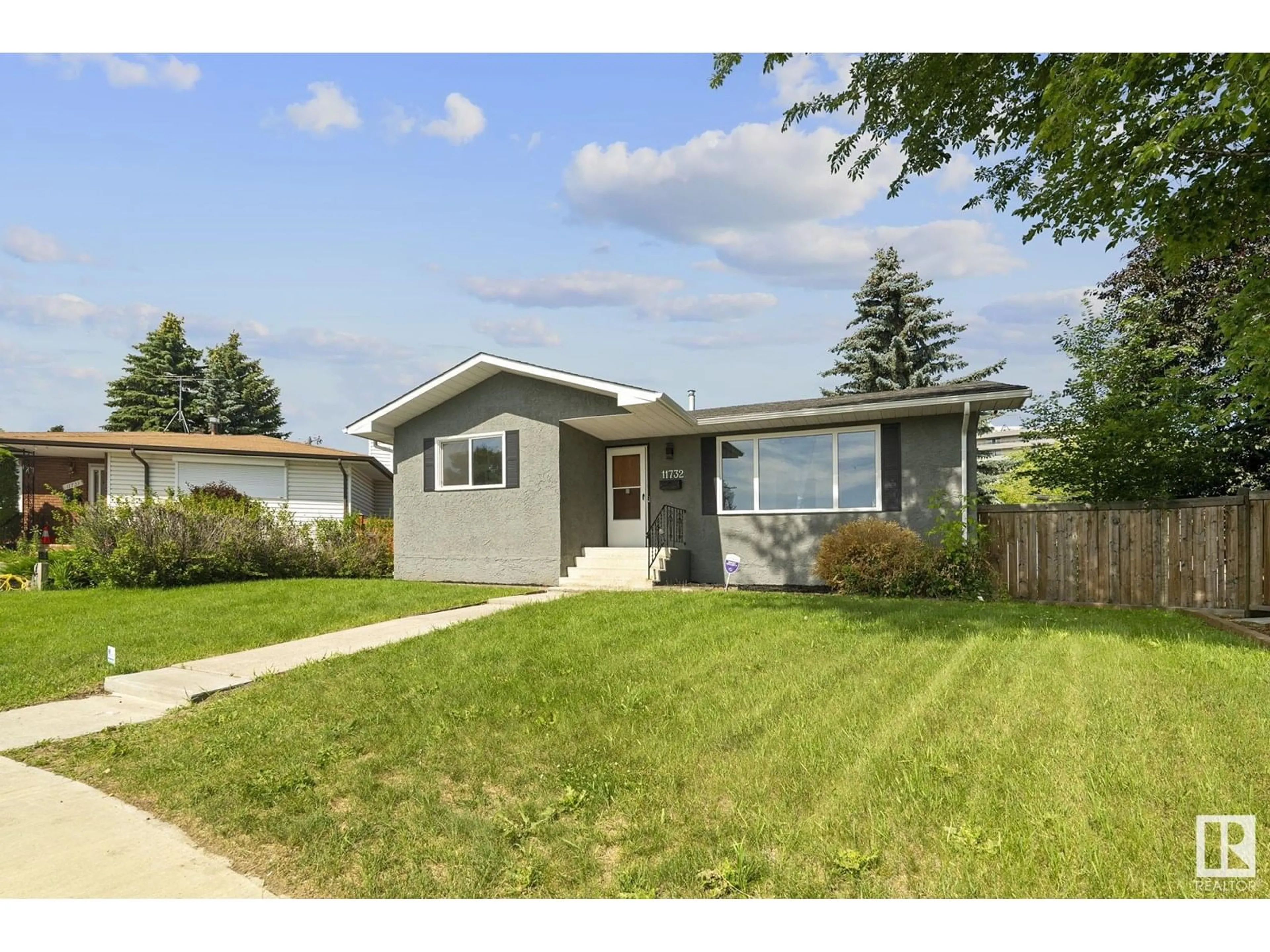 Home with vinyl exterior material, street for 11732 42 AVE, Edmonton Alberta T6J0W7