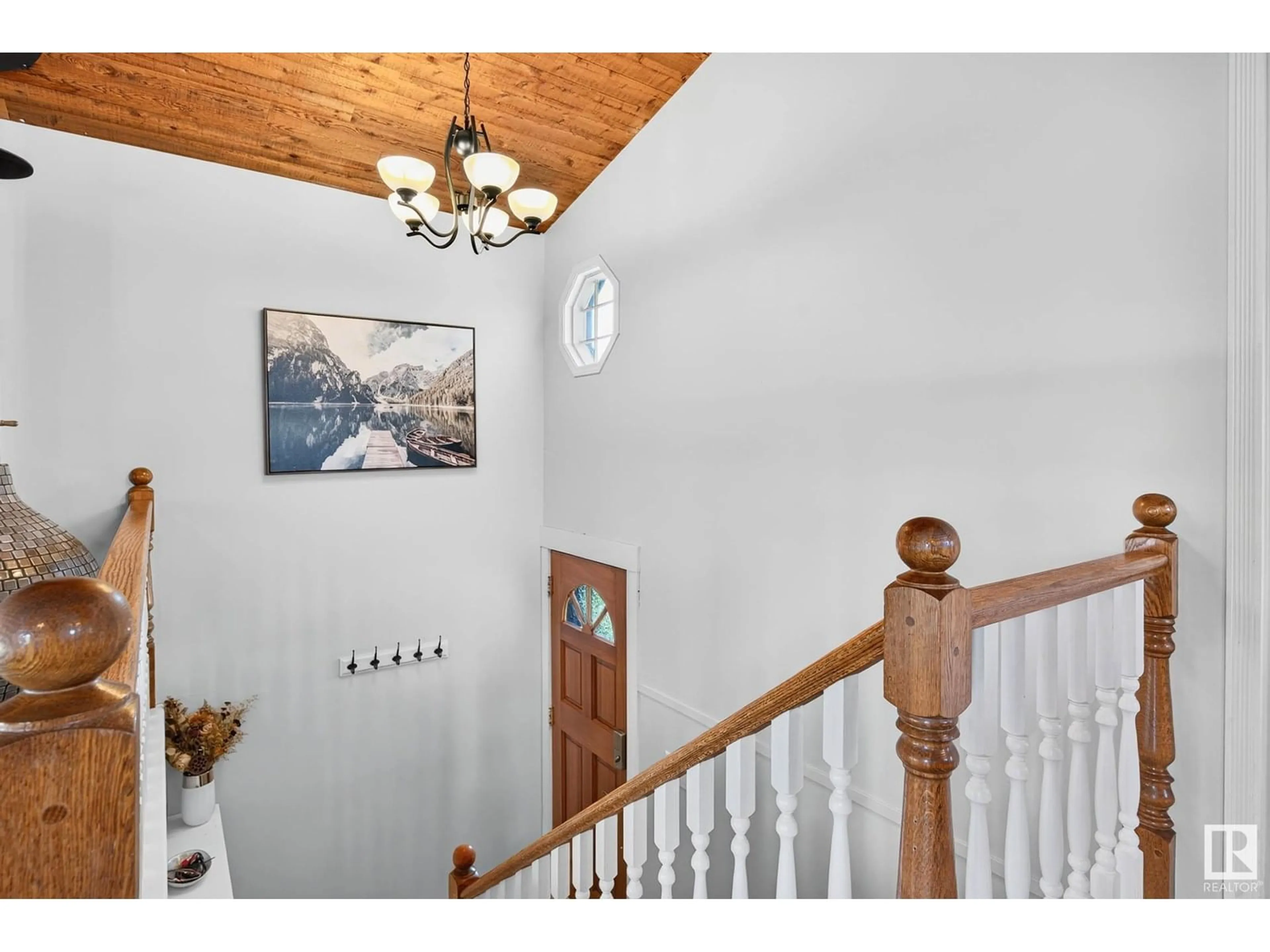 Indoor foyer for 5606 186 ST, Edmonton Alberta T6M1Z9