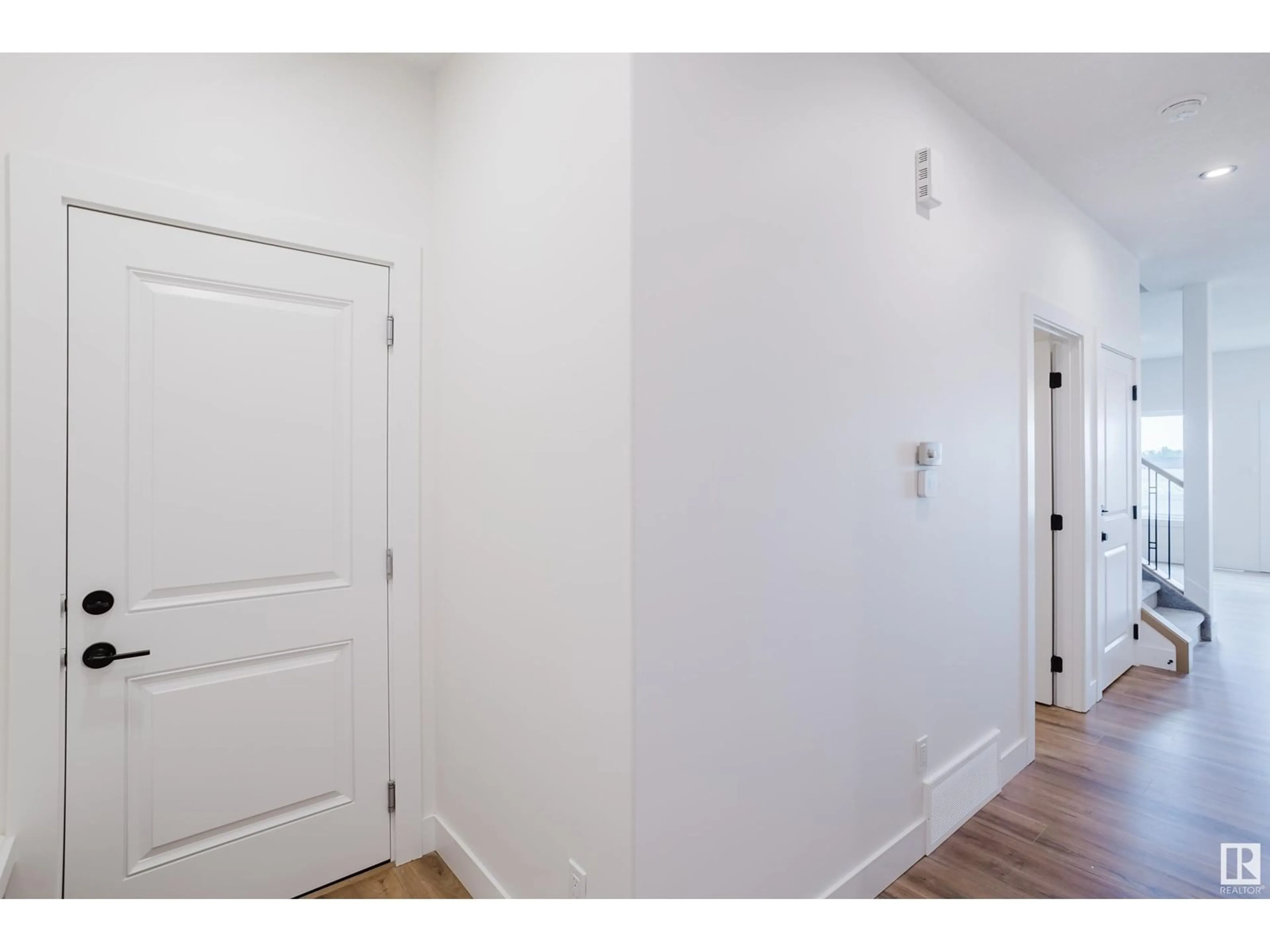 Indoor entryway for NW - 18903 24 AV, Edmonton Alberta T6M3H9