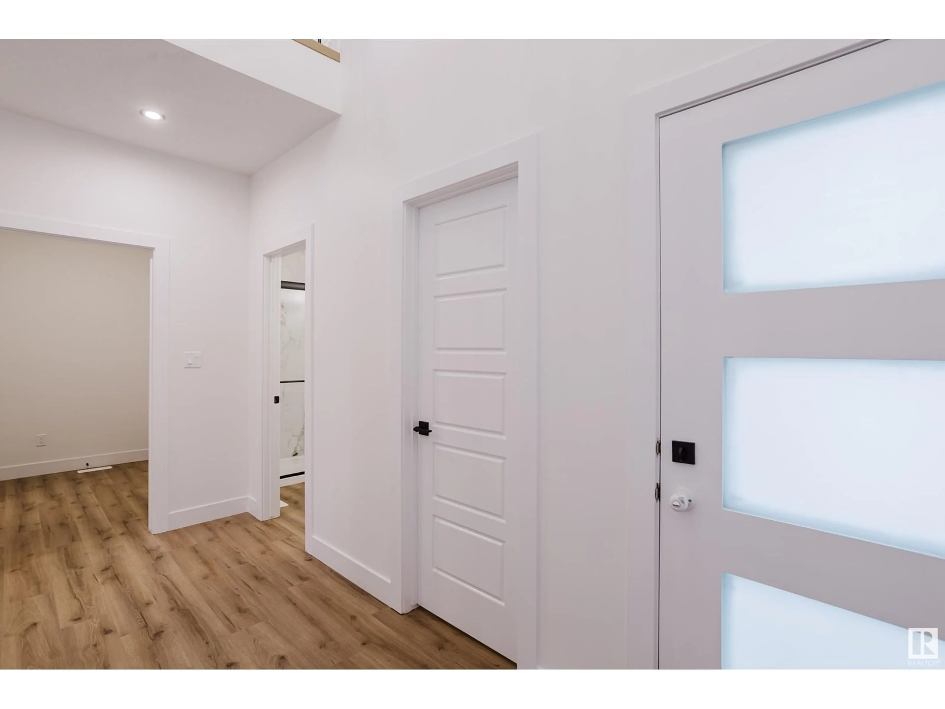 Indoor entryway for 41 MEADOWGROVE LN, Spruce Grove Alberta T7X0W2