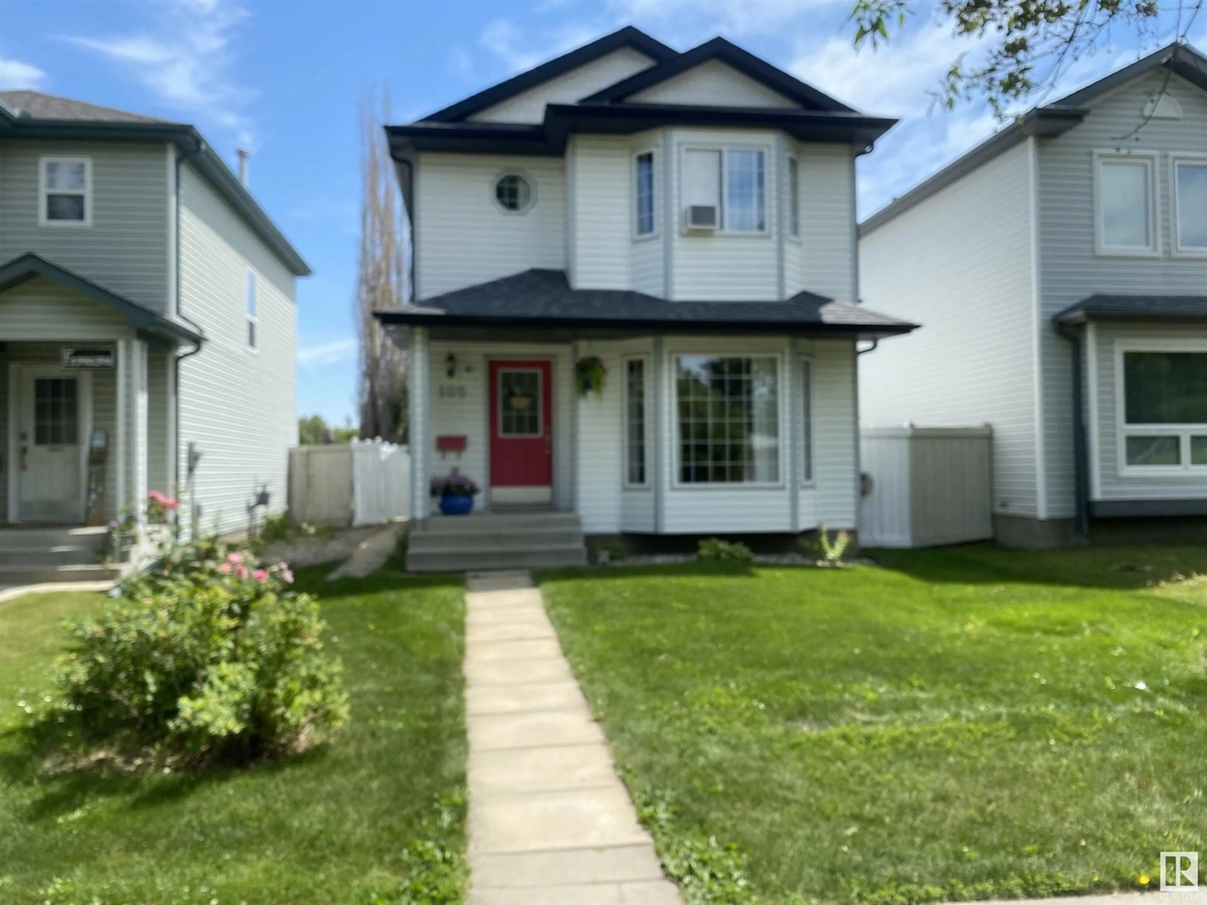 Home with vinyl exterior material, street for 105 MICHIGAN ST, Devon Alberta T9G2H4