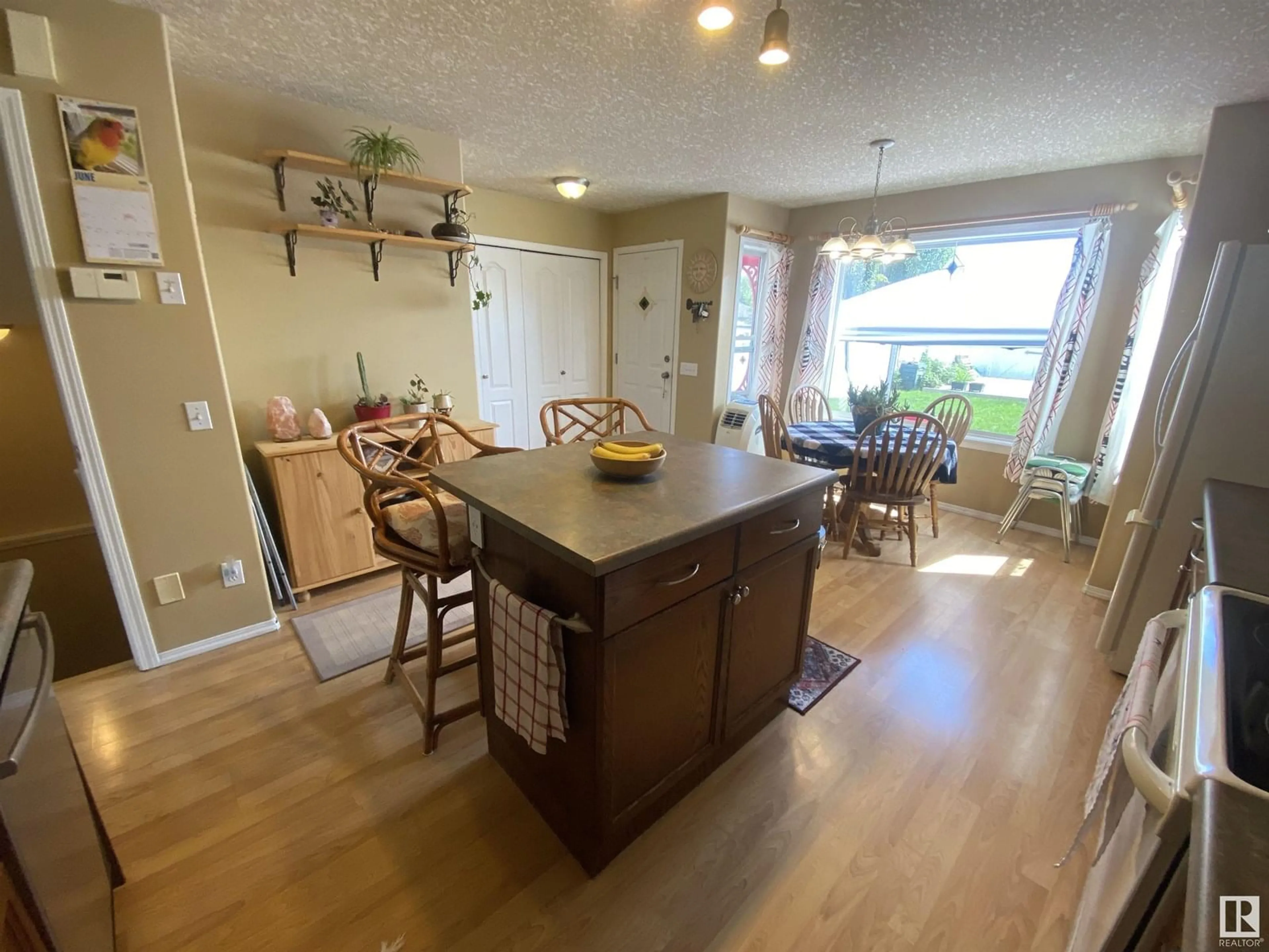 Open concept kitchen, unknown for 105 MICHIGAN ST, Devon Alberta T9G2H4