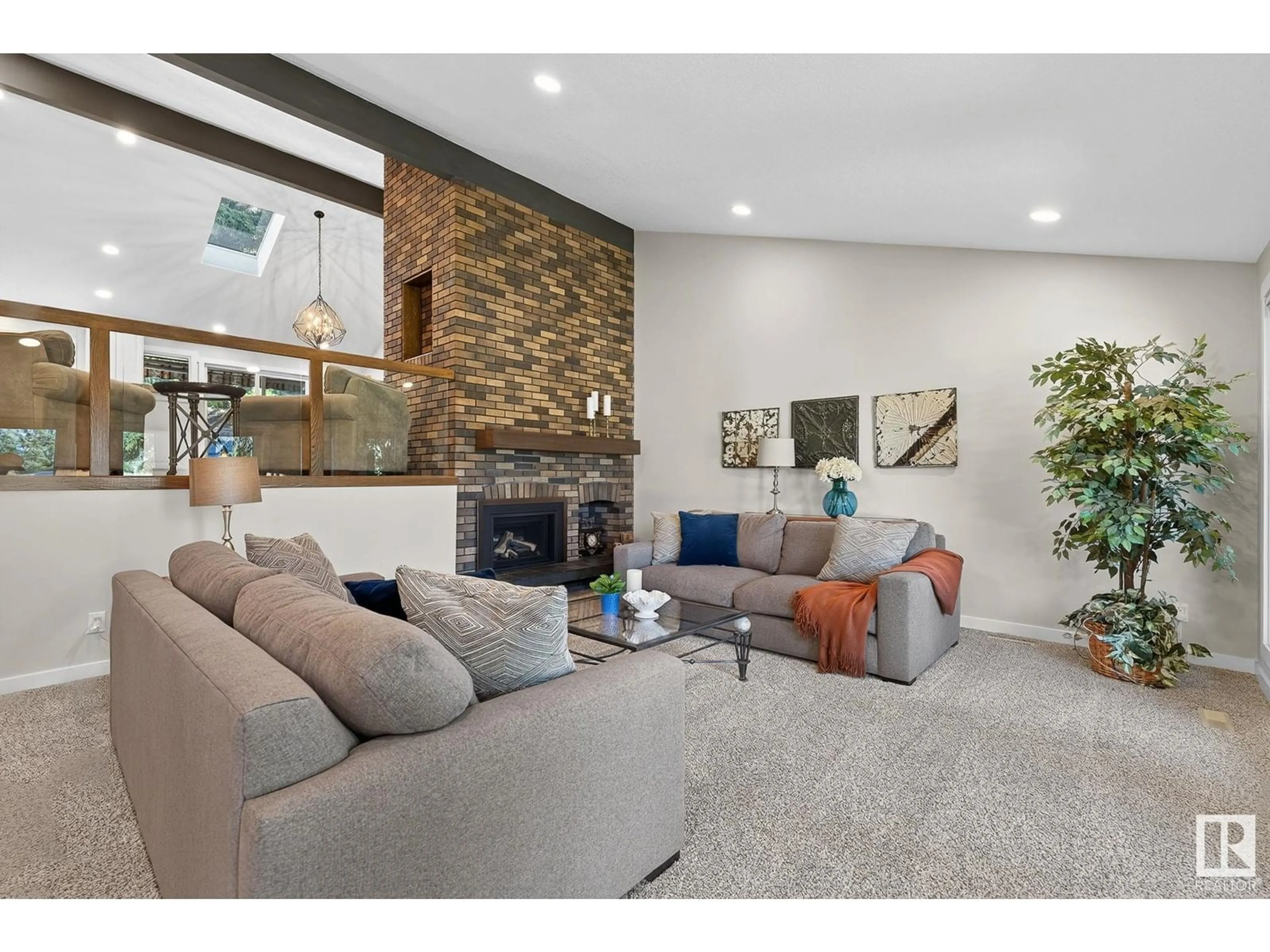 Living room with furniture, unknown for 43 MANCHESTER DR, Sherwood Park Alberta T8A0T3