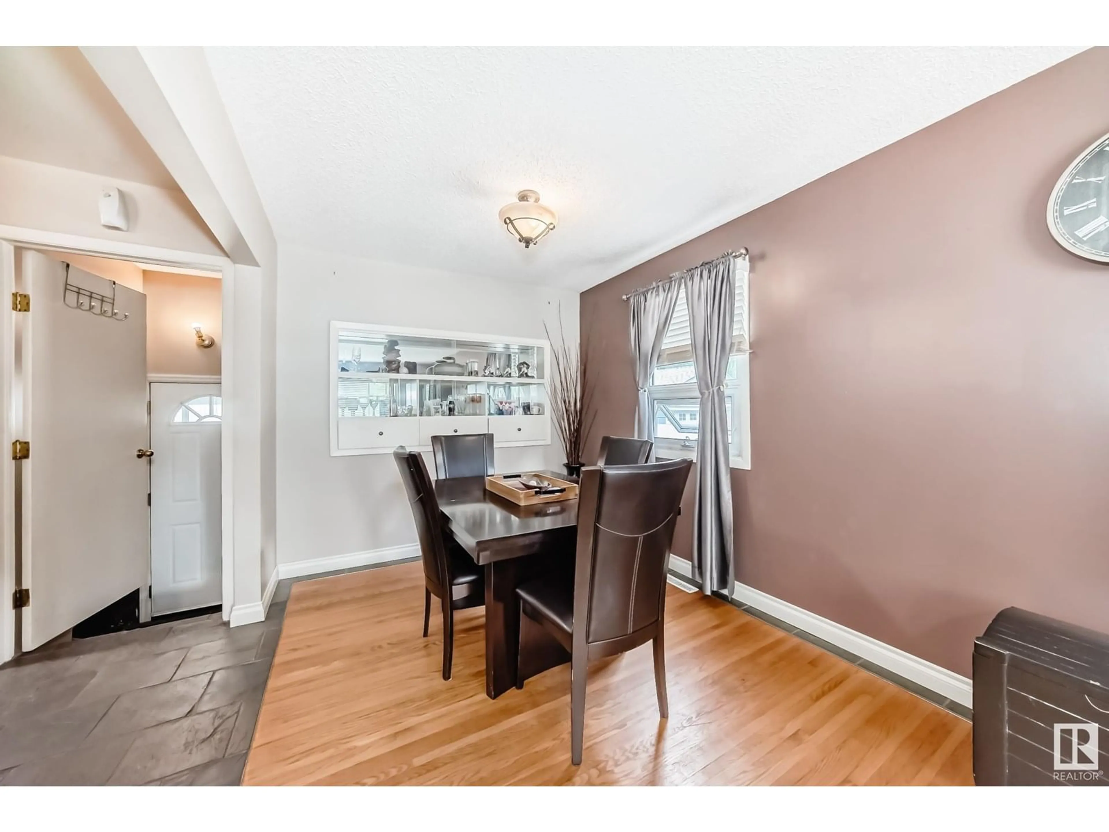 Dining room, wood/laminate floor for 44 GRANDIN RD, St. Albert Alberta T8N0S2