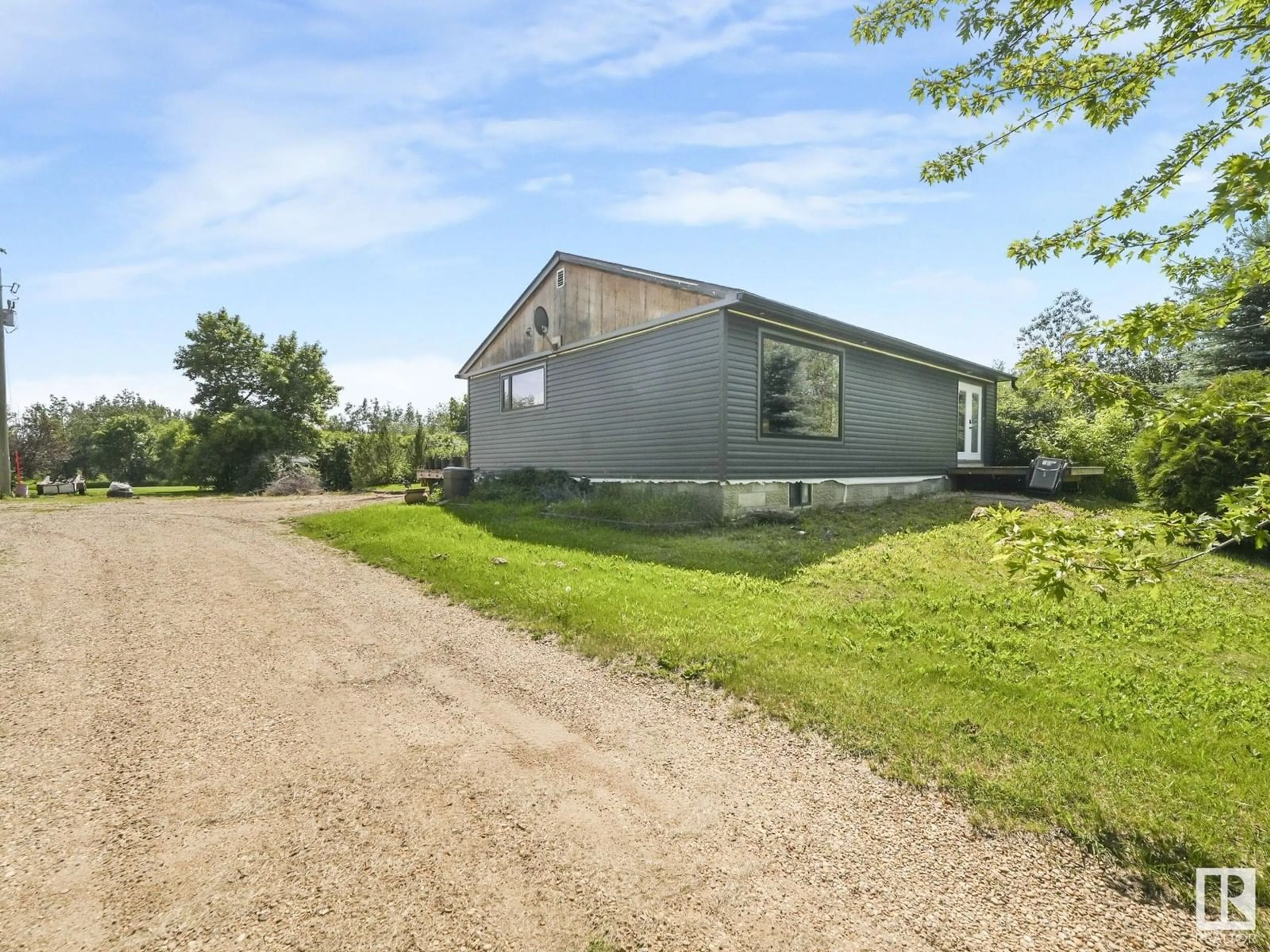 Shed for 26307 TWP ROAD 570, Rural Sturgeon County Alberta T8R2K7