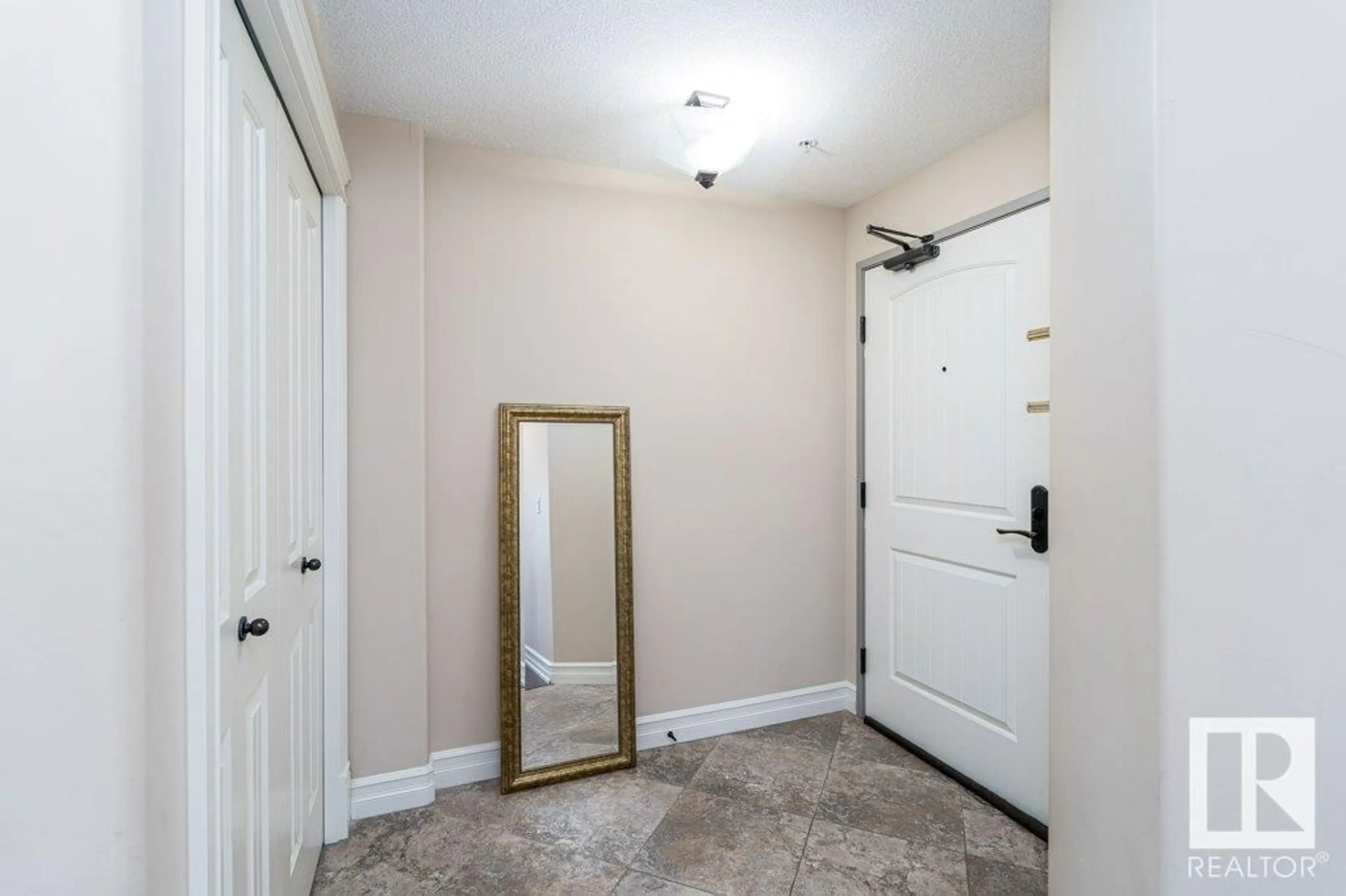 Indoor entryway for 310 - 10142 111 ST NW, Edmonton Alberta T5K1K6