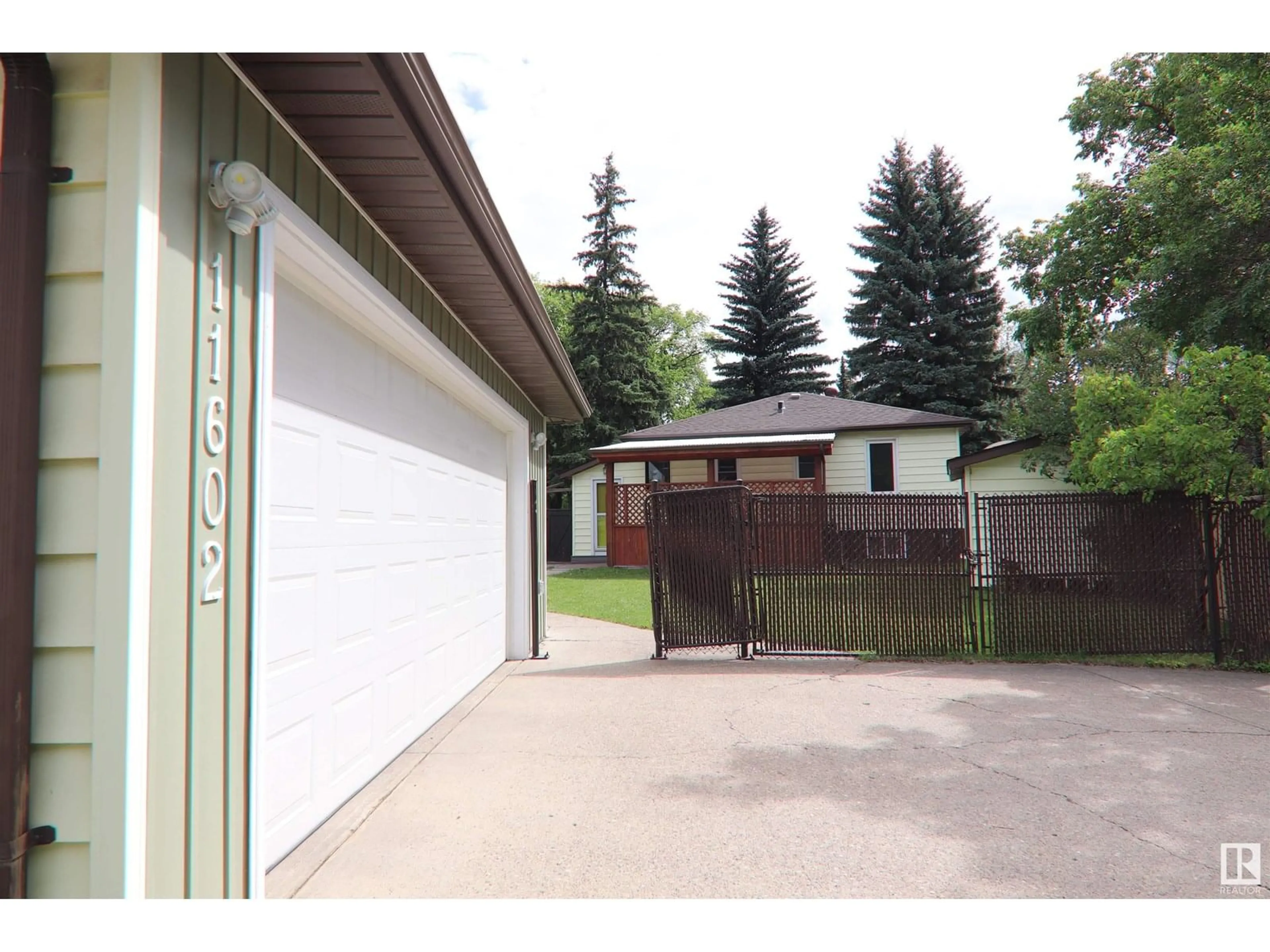Unknown for 11602 130 ST, Edmonton Alberta T5M1A6