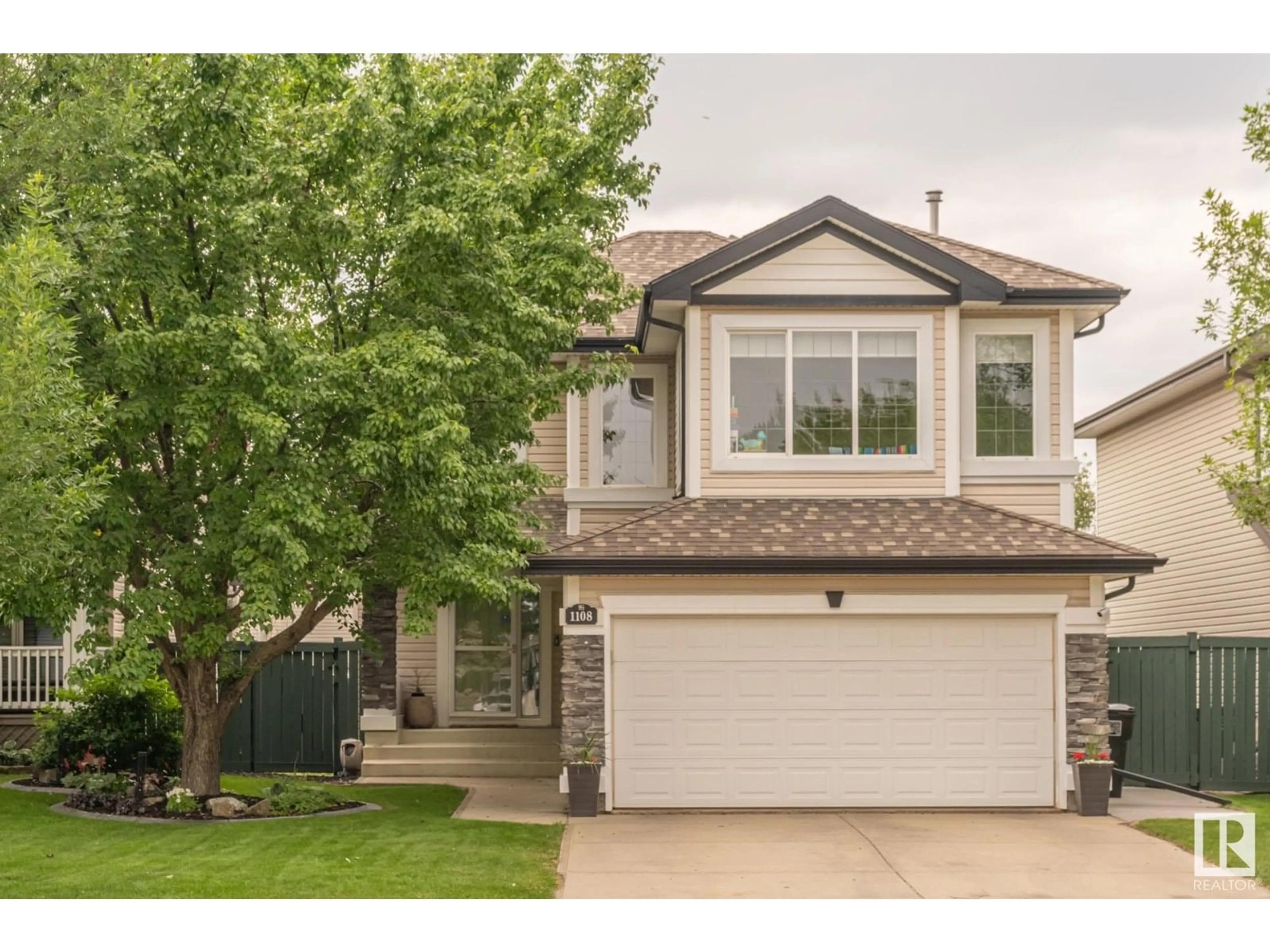 Home with vinyl exterior material, street for 1108 RUTHERFORD CL, Edmonton Alberta T6W1H4
