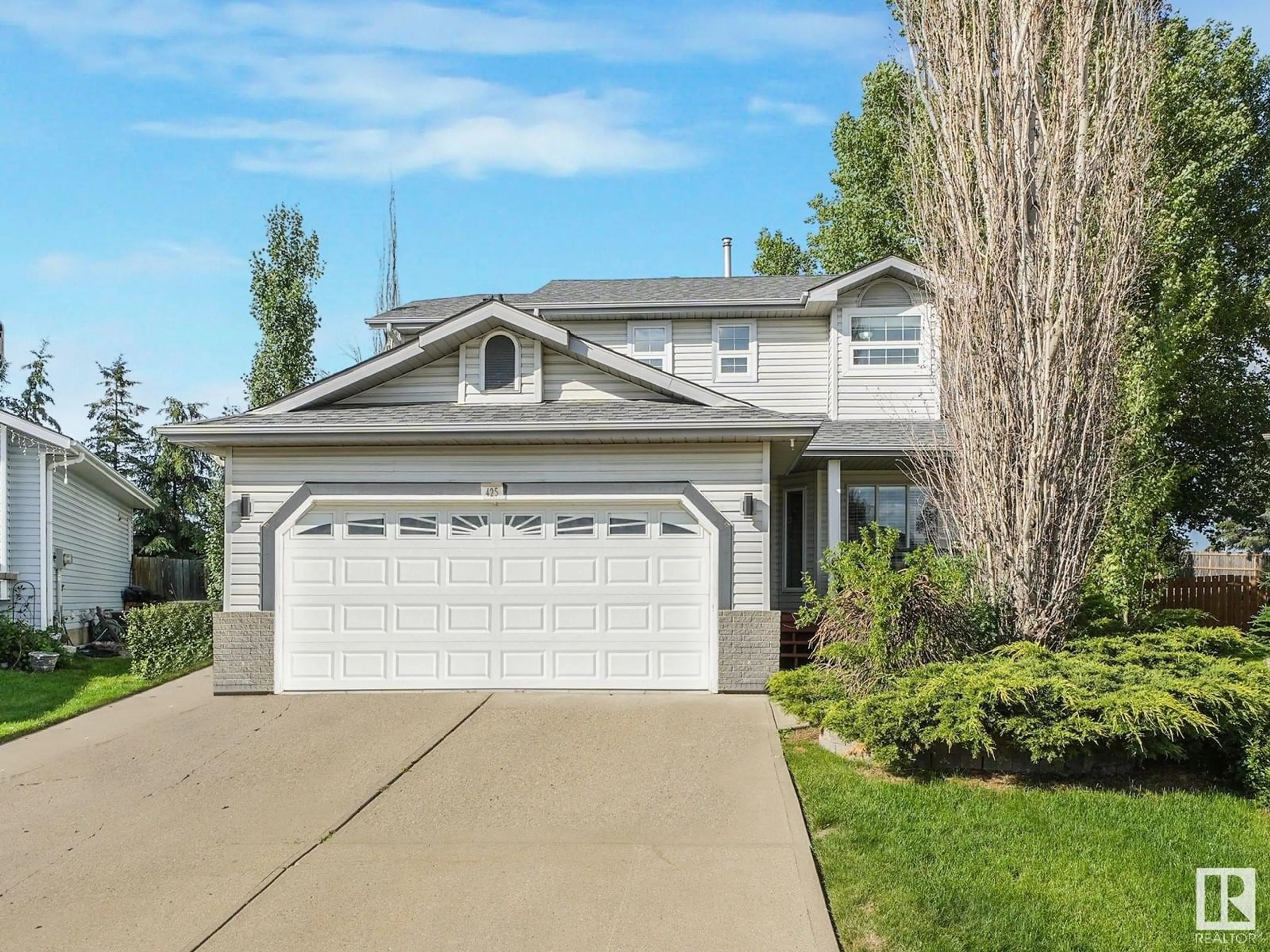 Home with vinyl exterior material, street for 425 JENNINGS BAY BA, Edmonton Alberta T6L6R8