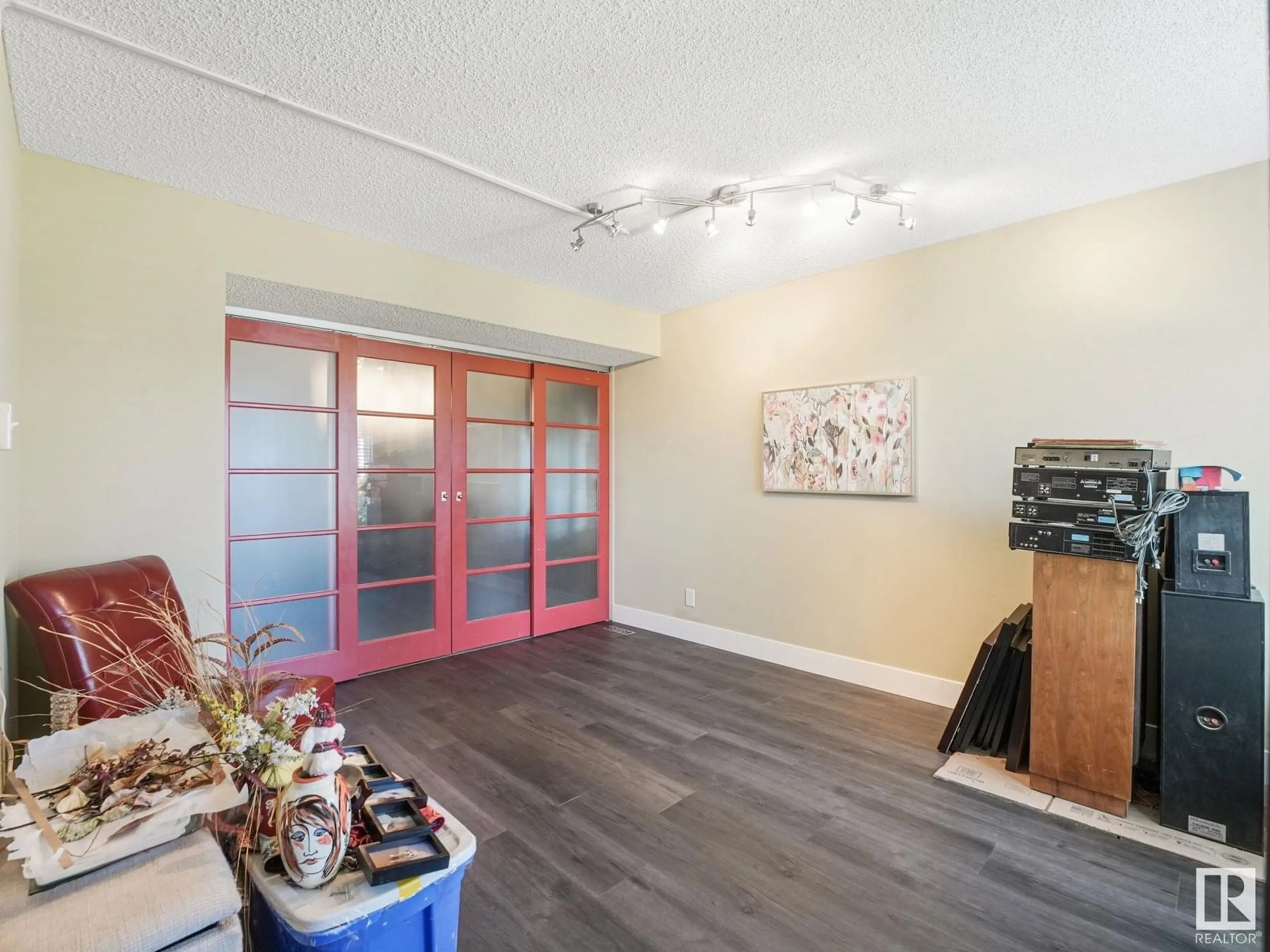 Indoor foyer for 425 JENNINGS BAY BA, Edmonton Alberta T6L6R8