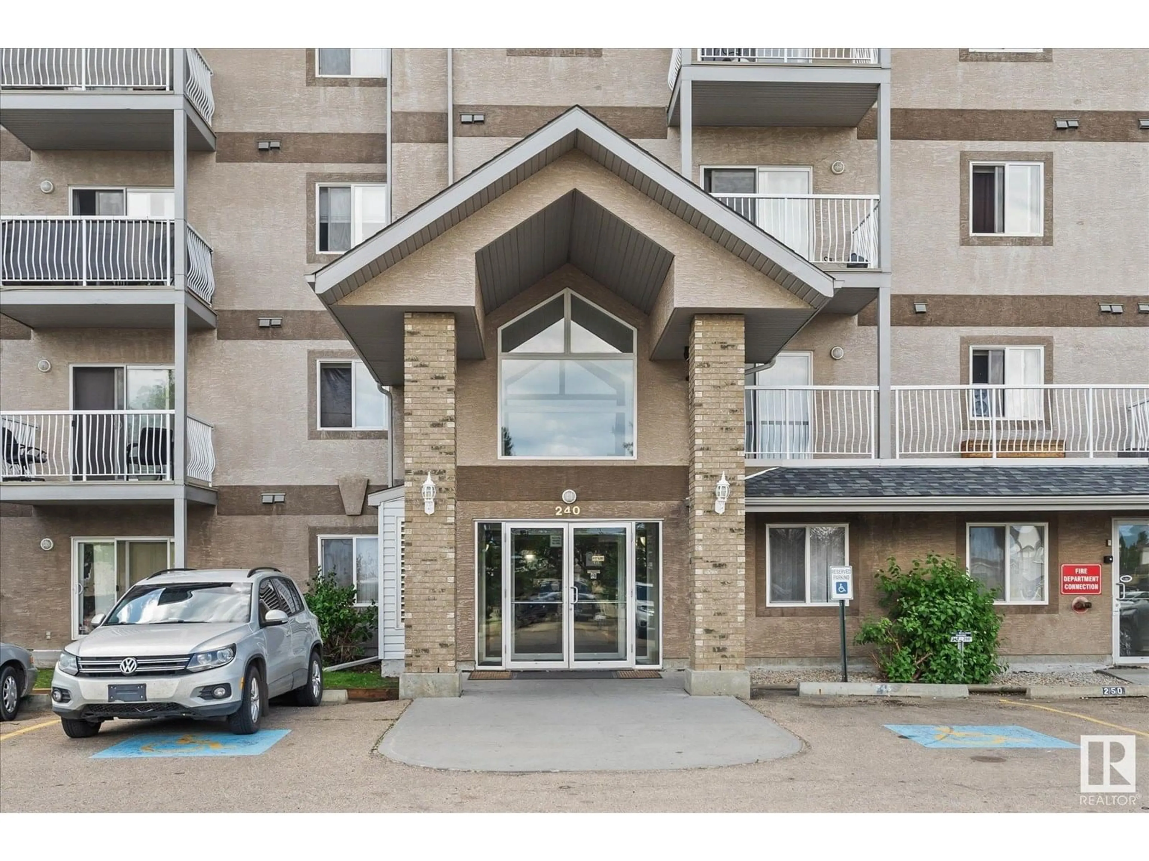Indoor foyer for #207 - 240 SPRUCE RIDGE RD, Spruce Grove Alberta T7X0G5