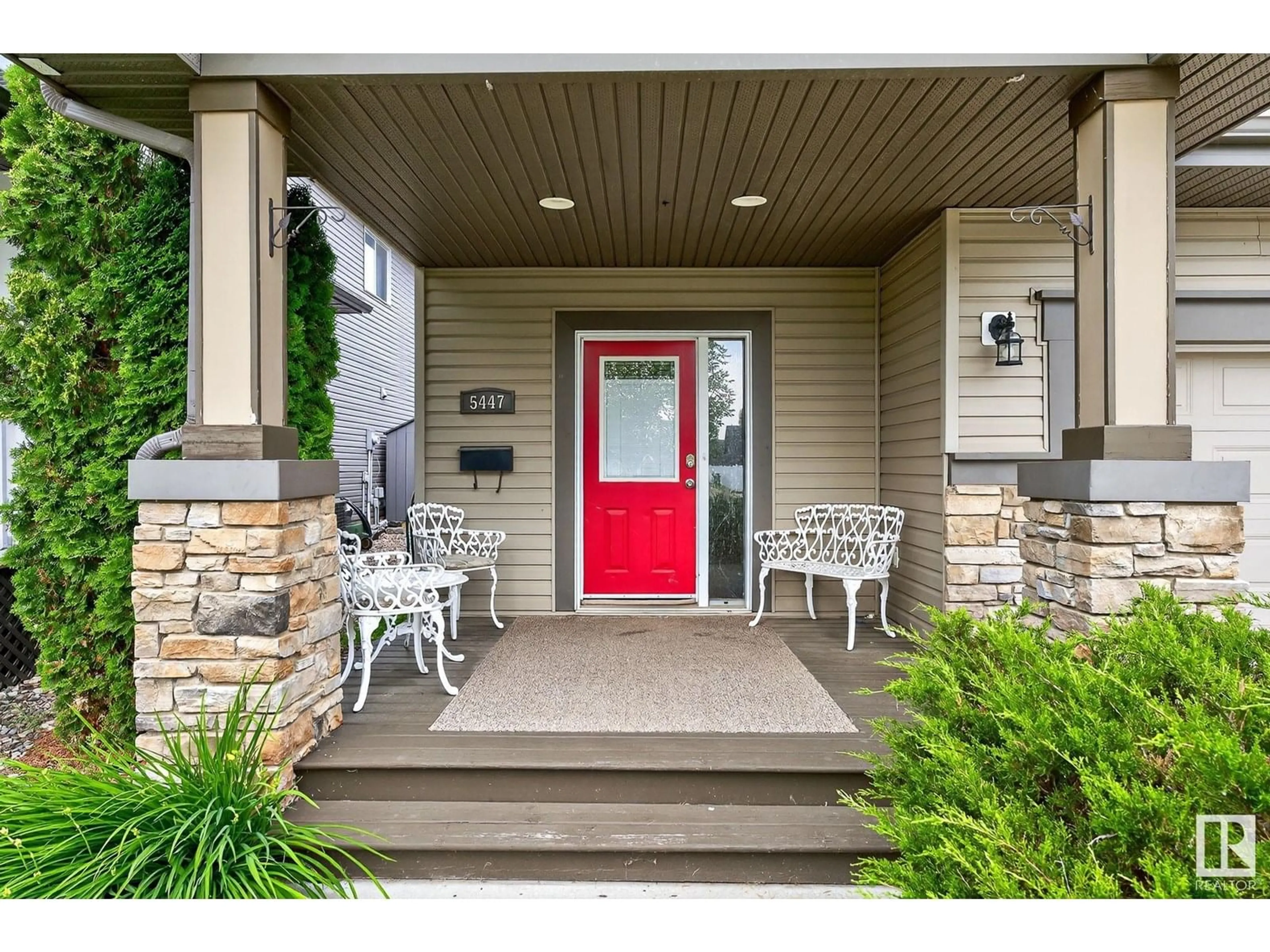Indoor entryway for 5447 THIBAULT WD, Edmonton Alberta T6R3P9