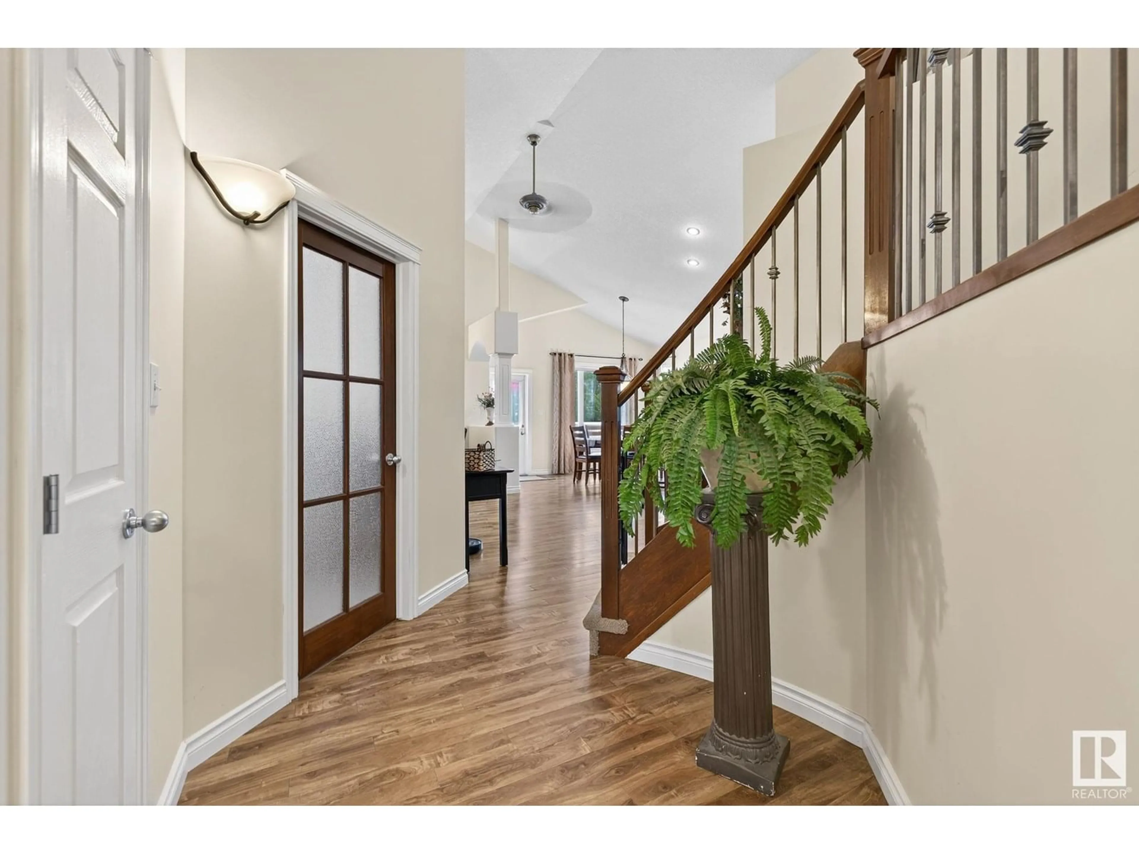 Indoor entryway for 5447 THIBAULT WD, Edmonton Alberta T6R3P9