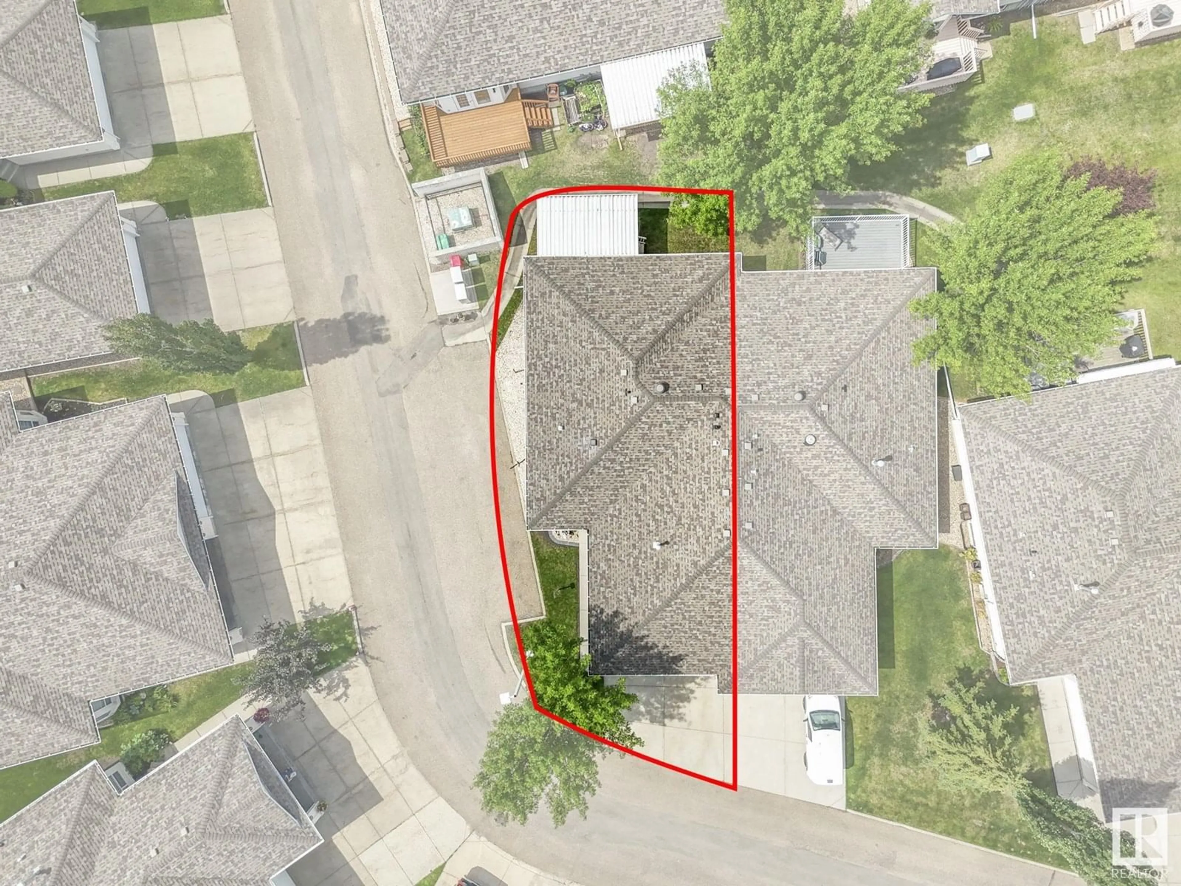 A pic from outside/outdoor area/front of a property/back of a property/a pic from drone, street for NW - 54 14428 MILLER BV, Edmonton Alberta T5Y2Y6