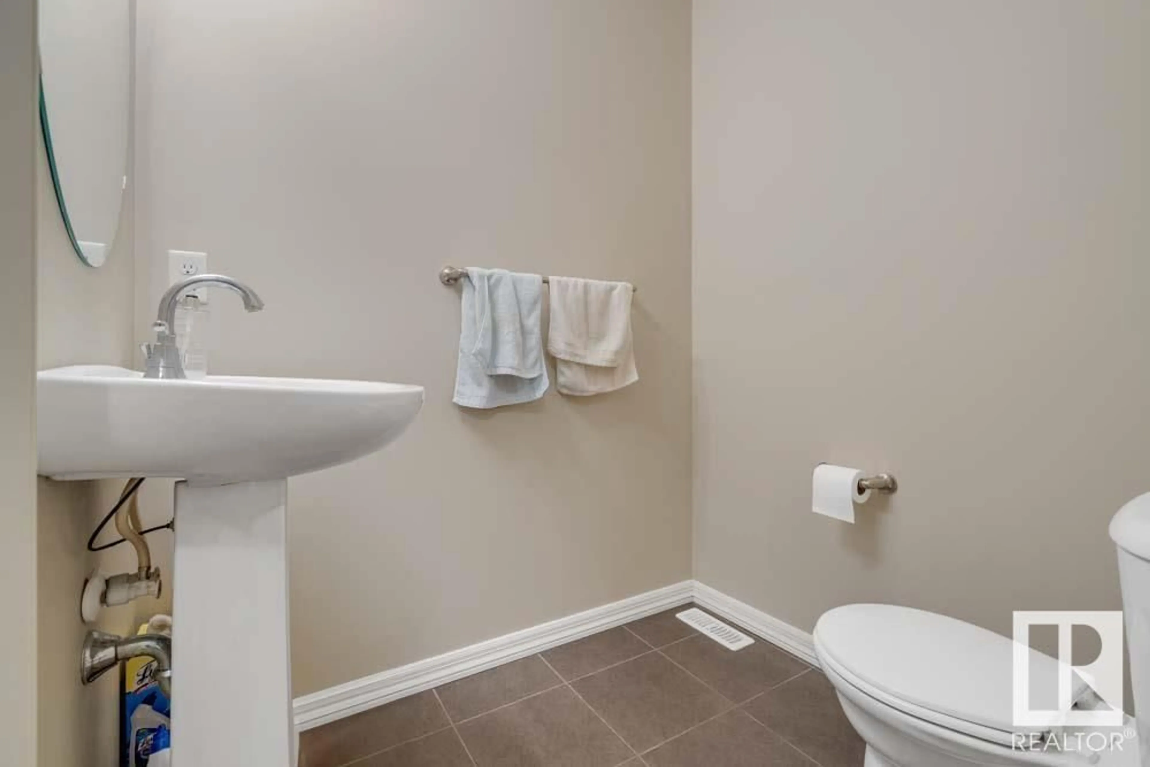 Standard bathroom, ceramic/tile floor for #4 - 1730 LEGER GATE, Edmonton Alberta T6R0R3