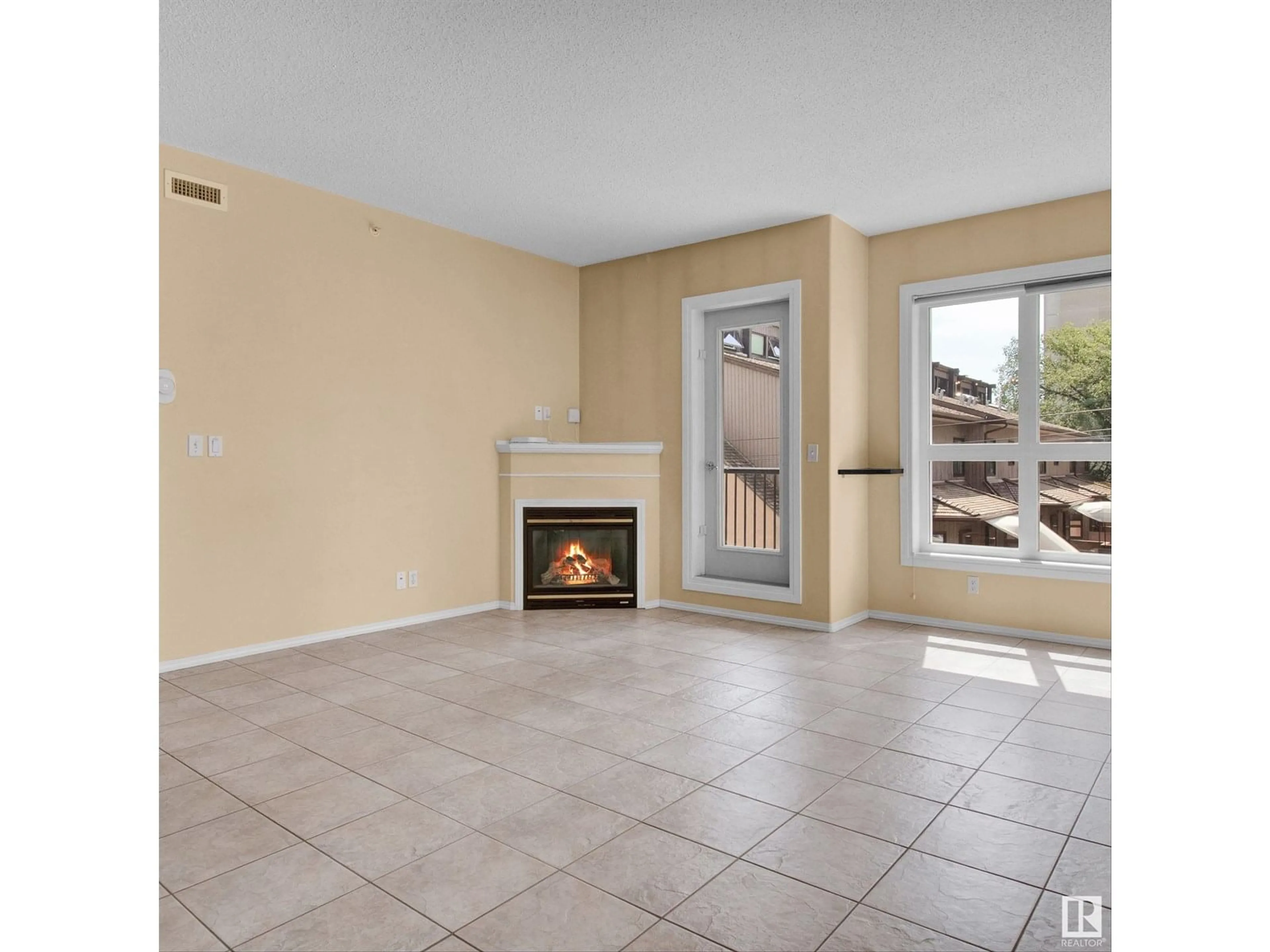 Unknown for #305 - 11103 84 AV, Edmonton Alberta T6G2X4