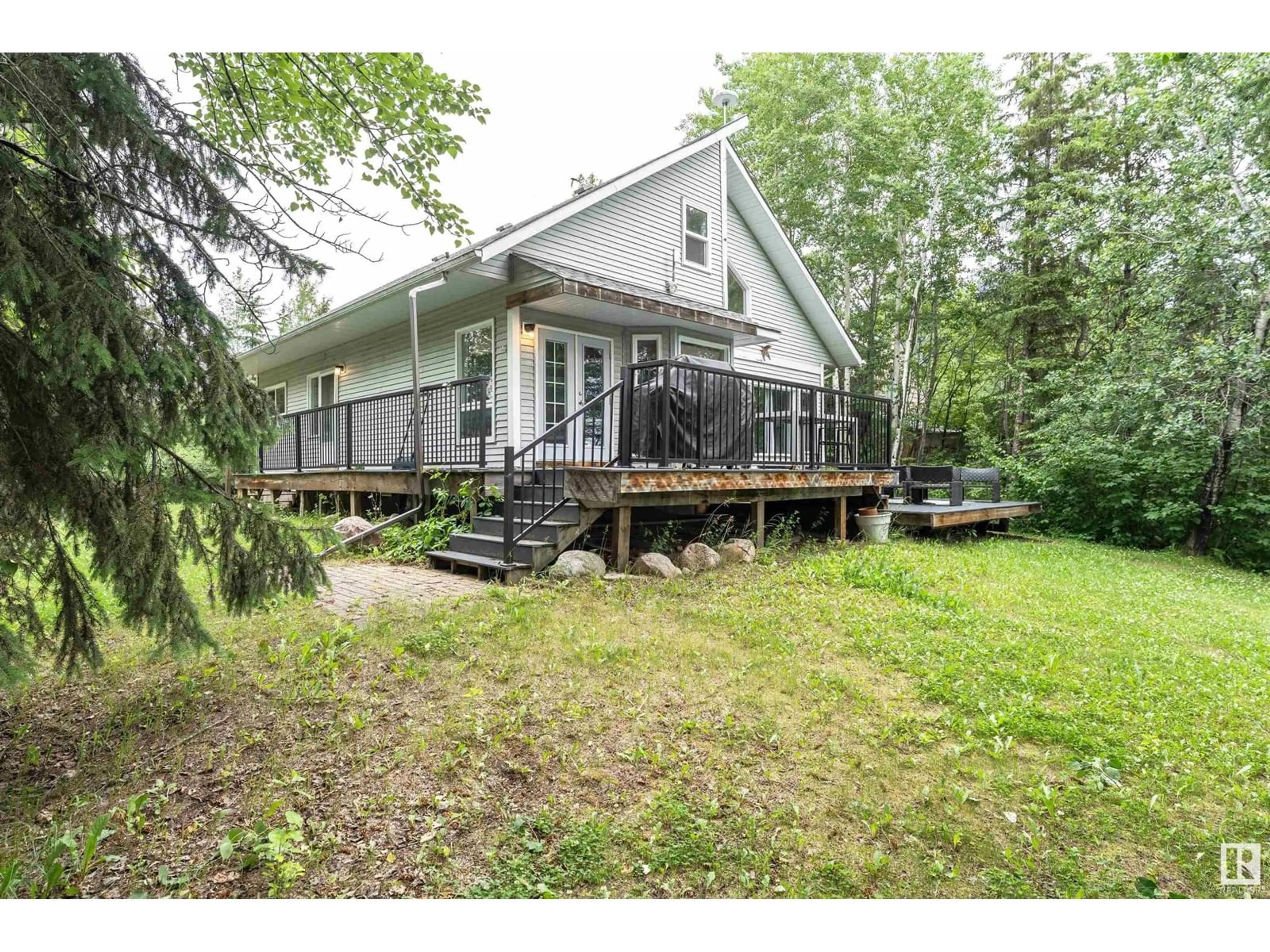 Patio, unknown for 39 54126 RGE ROAD 52, Rural Lac Ste. Anne County Alberta T0E0L0