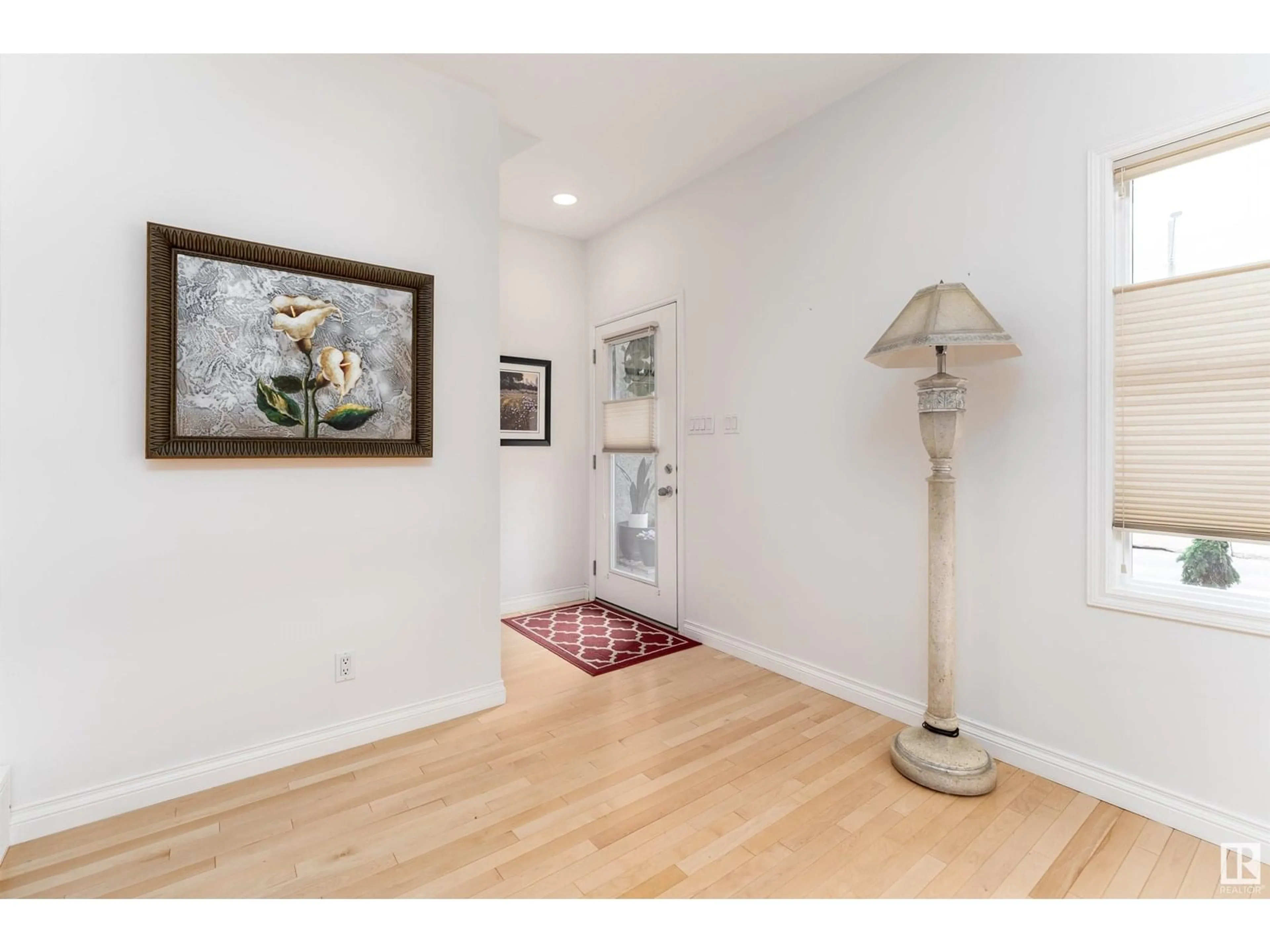Indoor entryway for #3 - 14315 STONY PLAIN RD, Edmonton Alberta T5N3R6