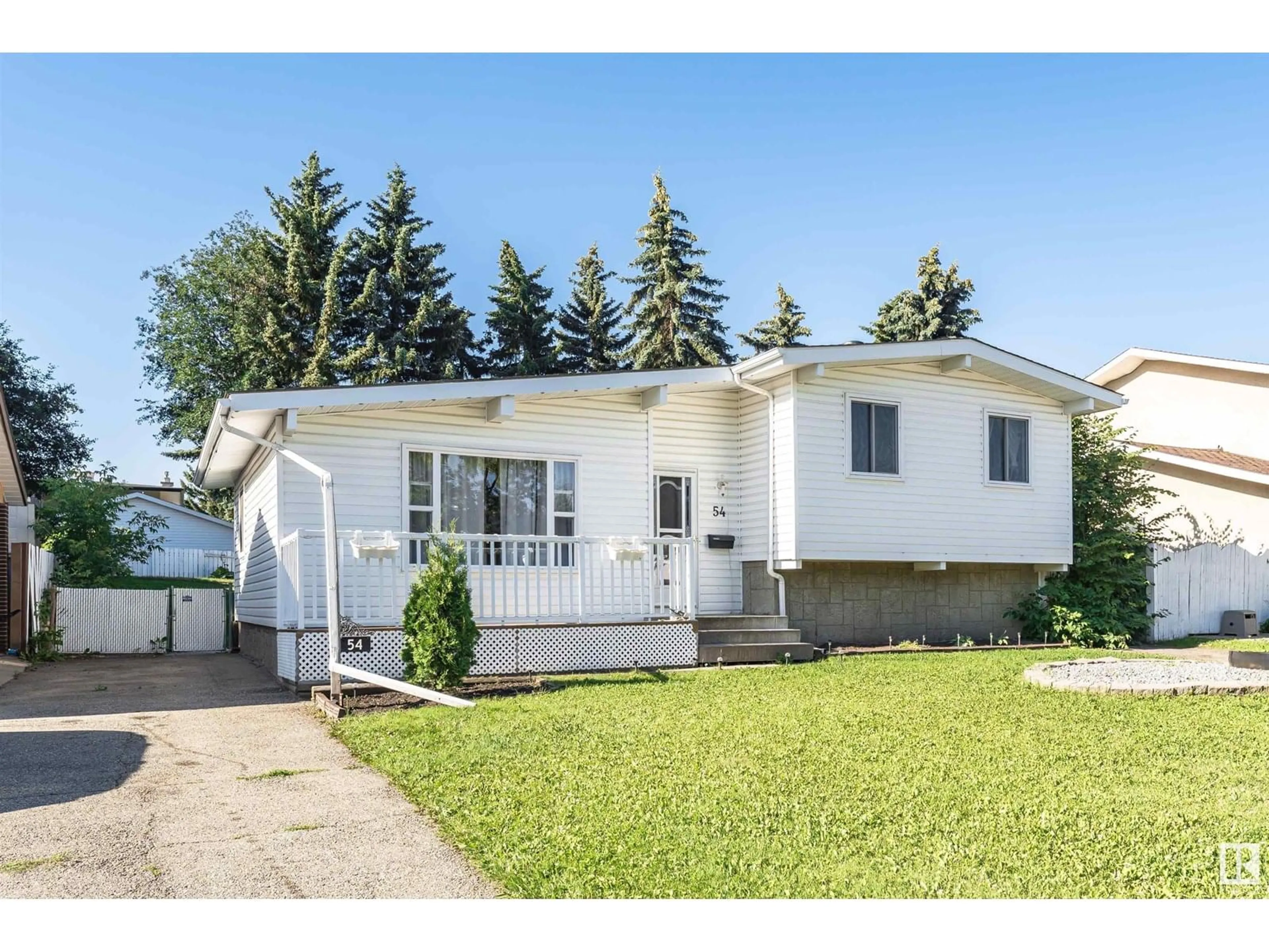 Home with vinyl exterior material, street for 54 GALVESTON AV, Sherwood Park Alberta T8A2N6