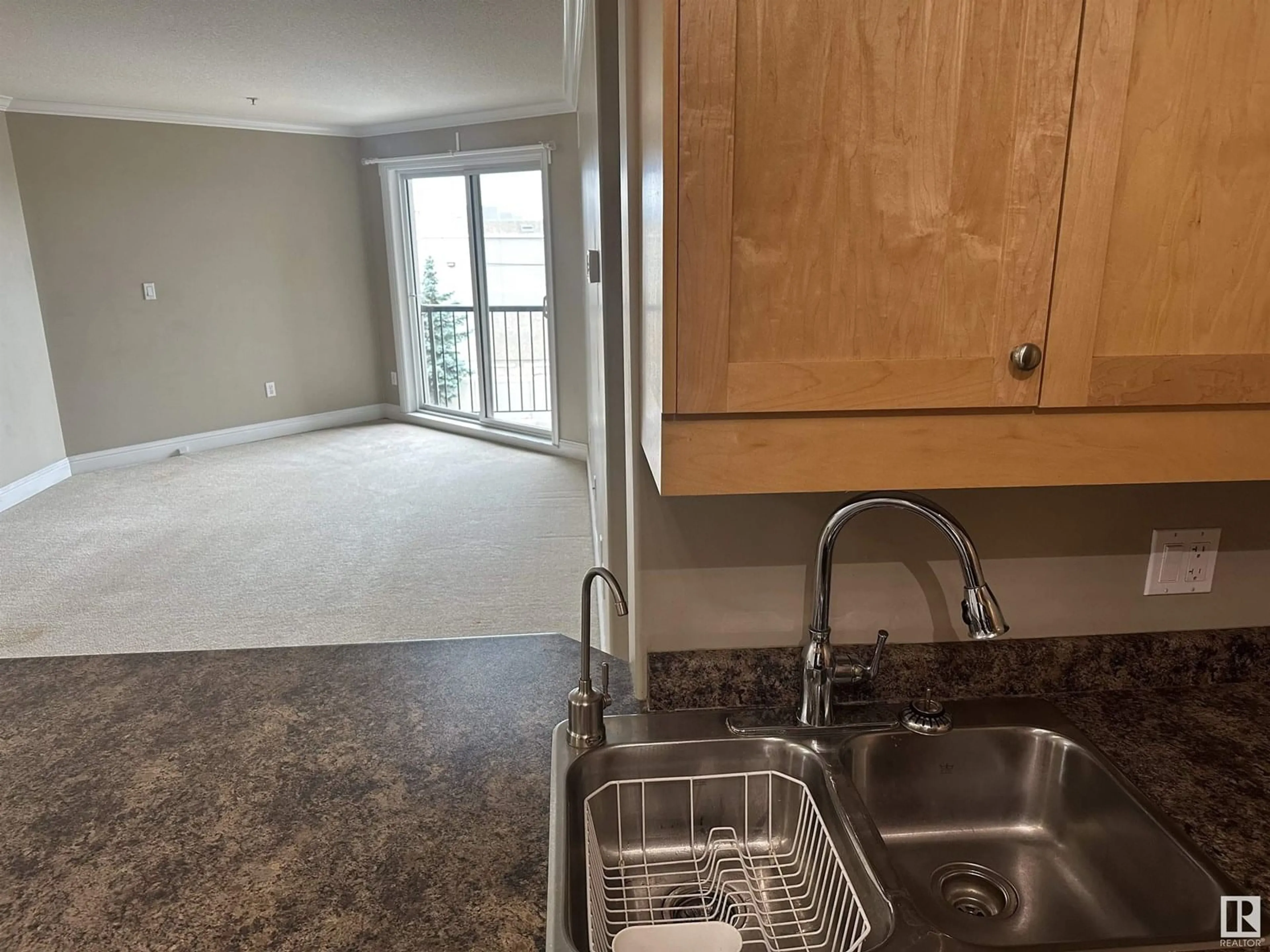 Standard kitchen, unknown for 313 13111 140 AV NW, Edmonton Alberta T6V0B1