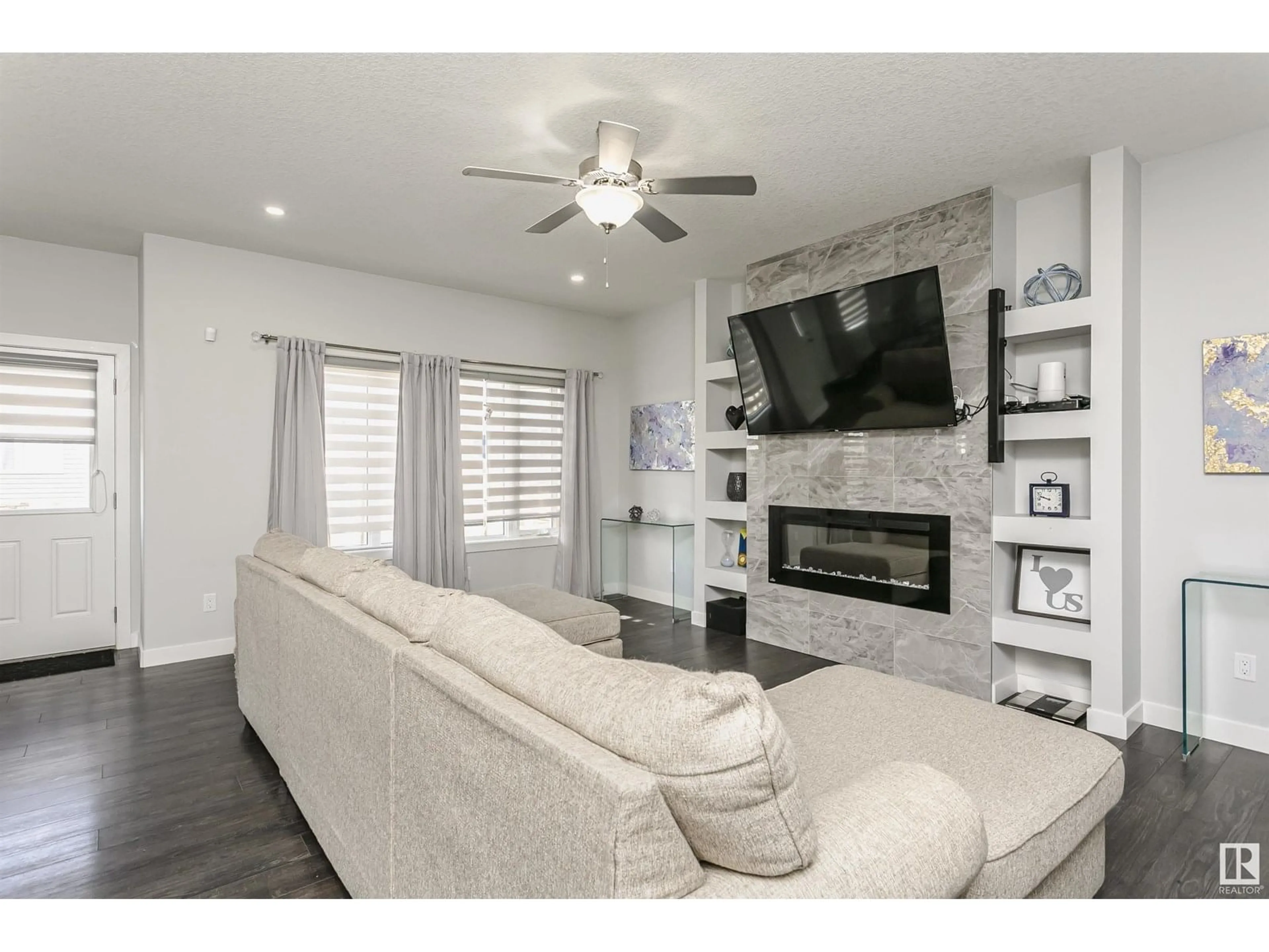 Living room with furniture, unknown for 207 42 AV, Edmonton Alberta T6T2C8