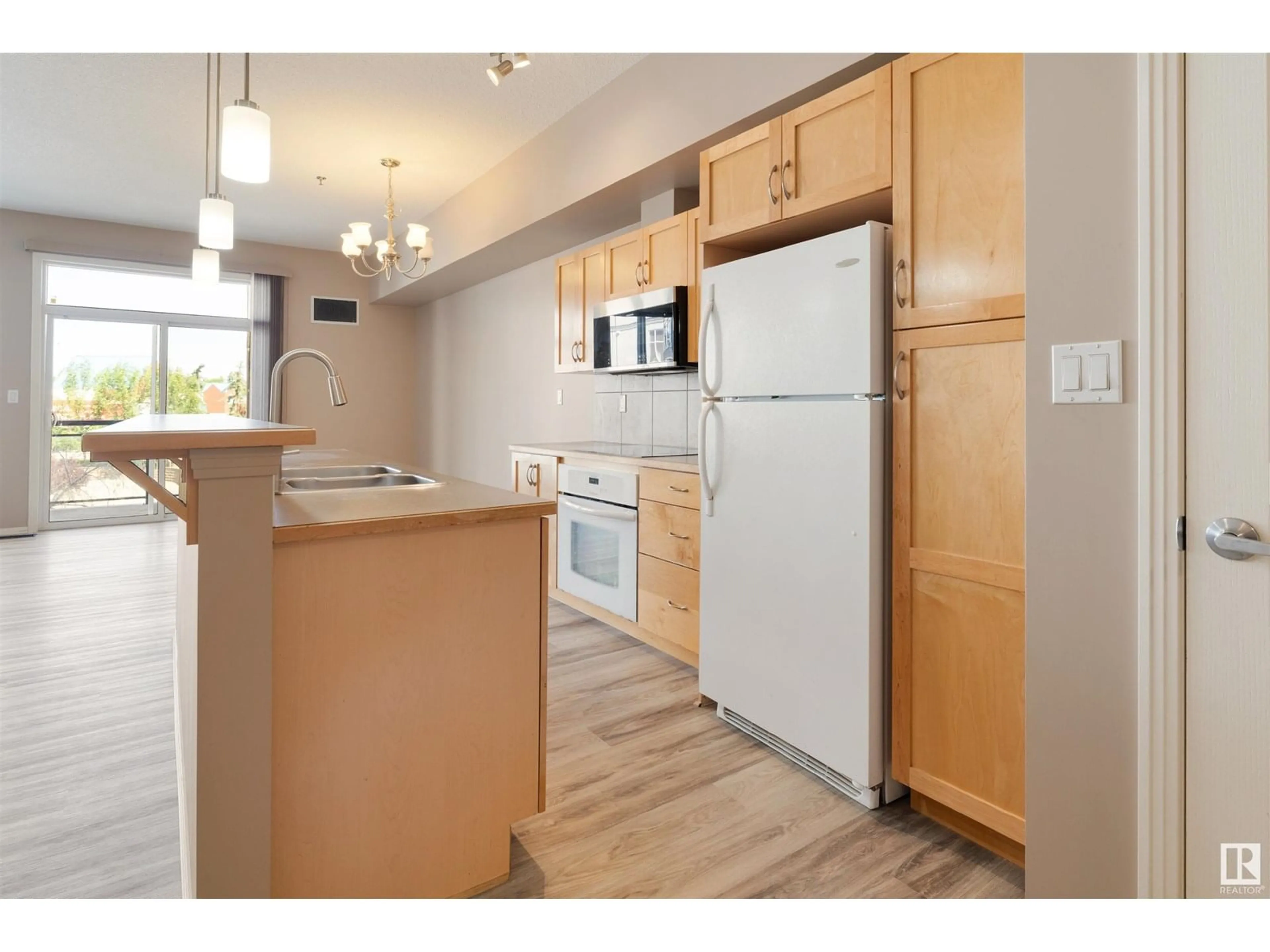 Standard kitchen, unknown for 231 4831 104A ST, Edmonton Alberta T6H0R5
