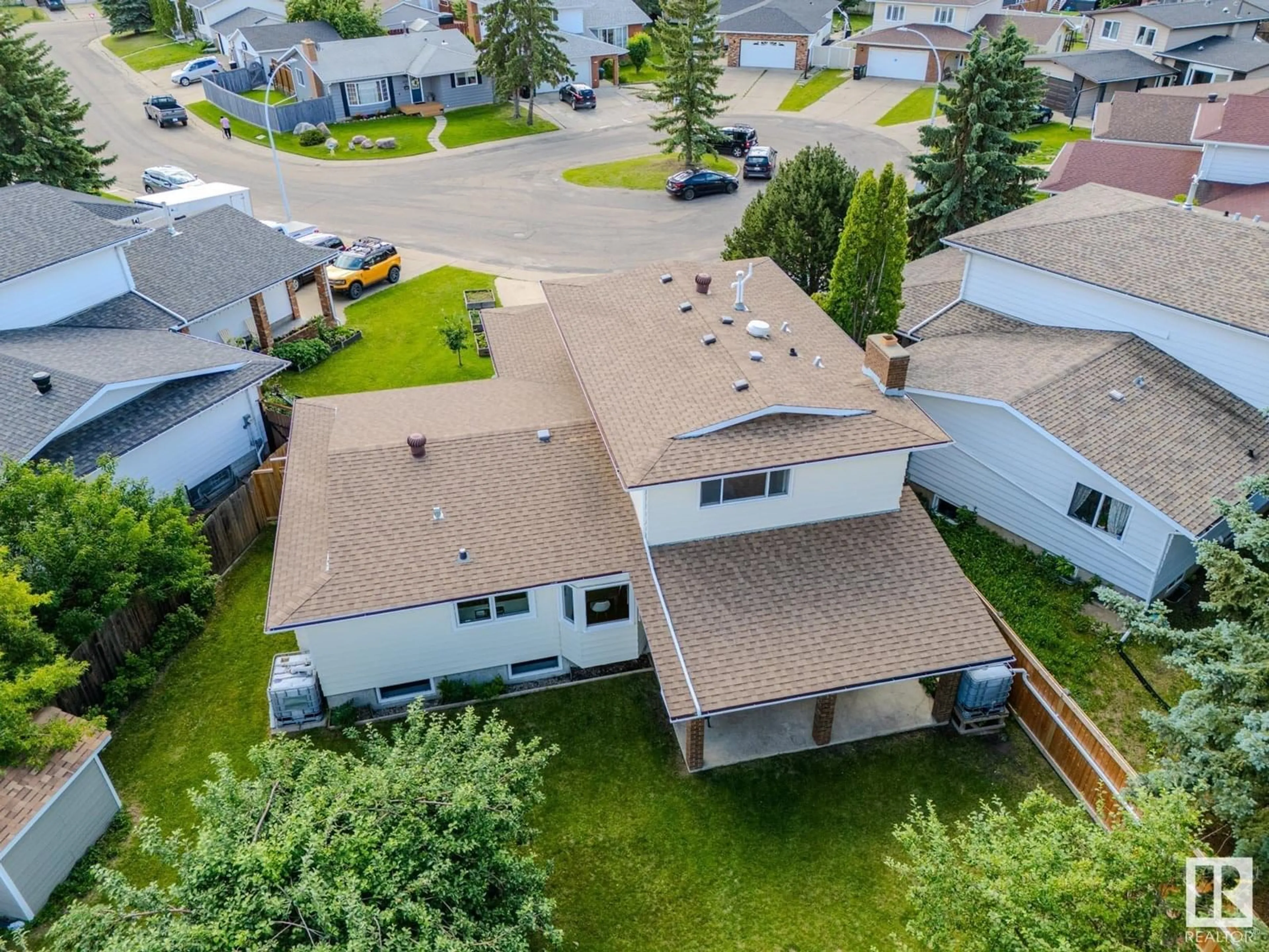 A pic from outside/outdoor area/front of a property/back of a property/a pic from drone, unknown for 2444 78 ST, Edmonton Alberta T6K3W4