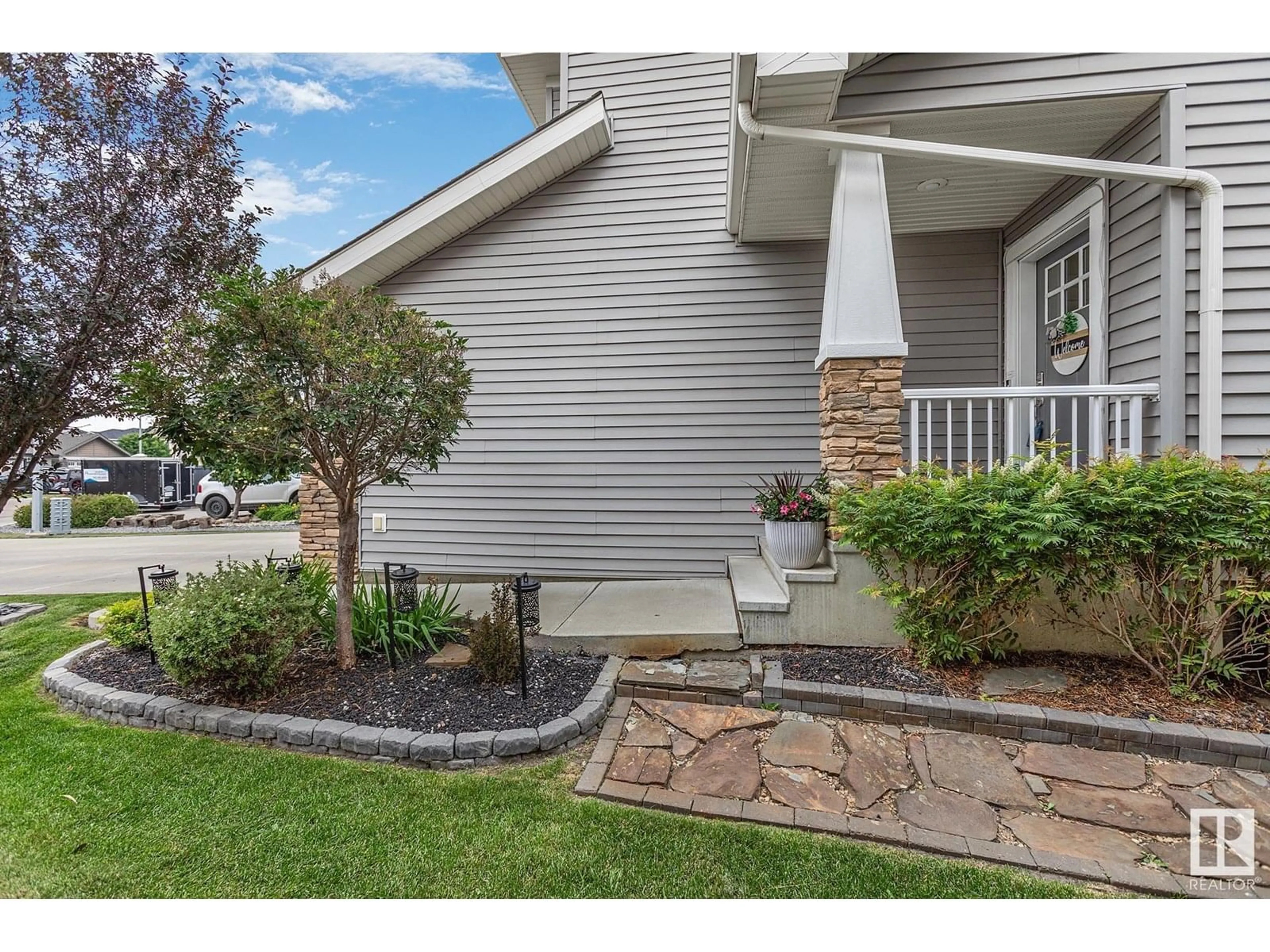 Home with vinyl exterior material, street for NW - 16415 138 ST, Edmonton Alberta T6V0G9