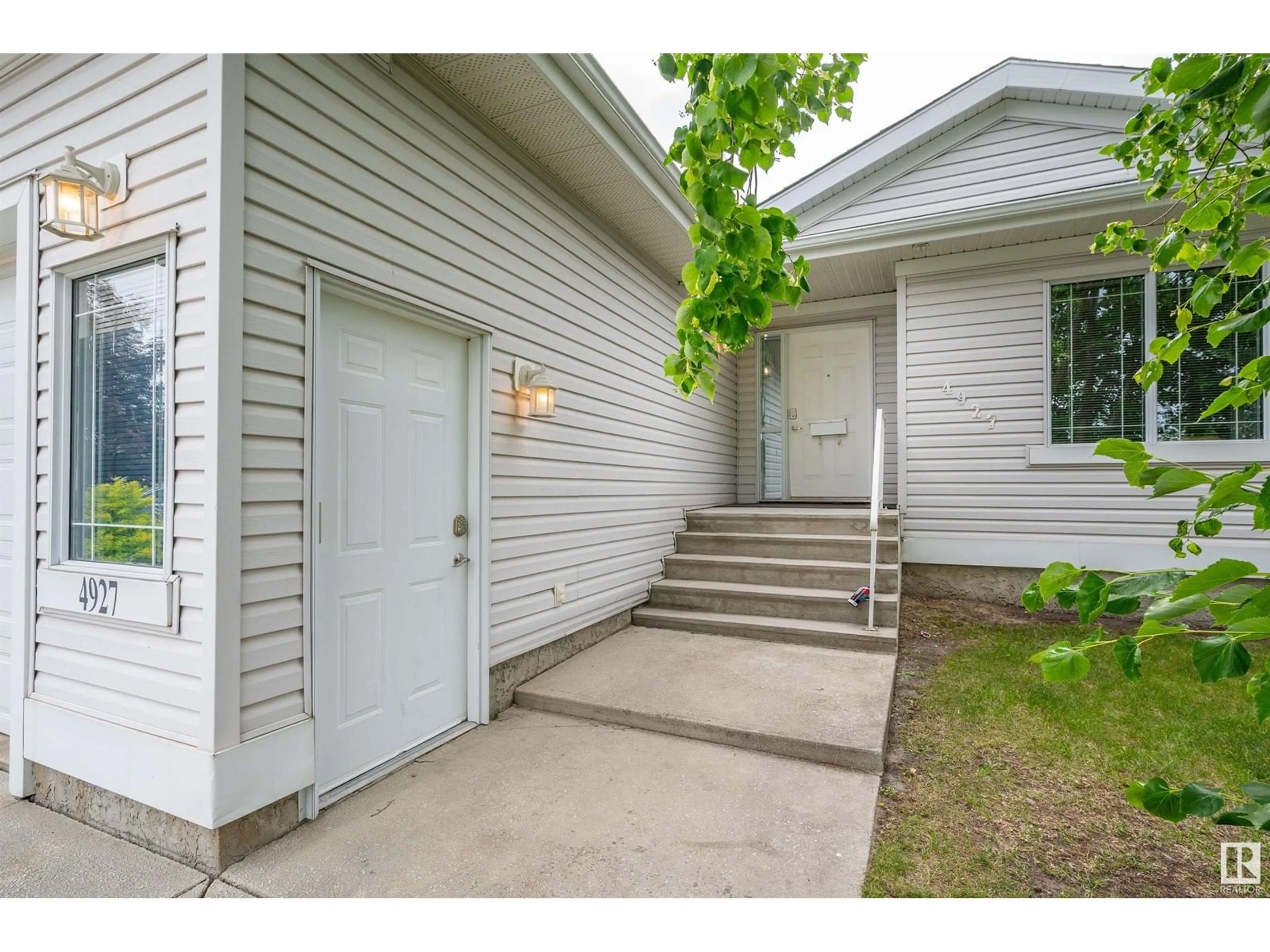 Unknown for 4927 152 AV, Edmonton Alberta T5Y3C2
