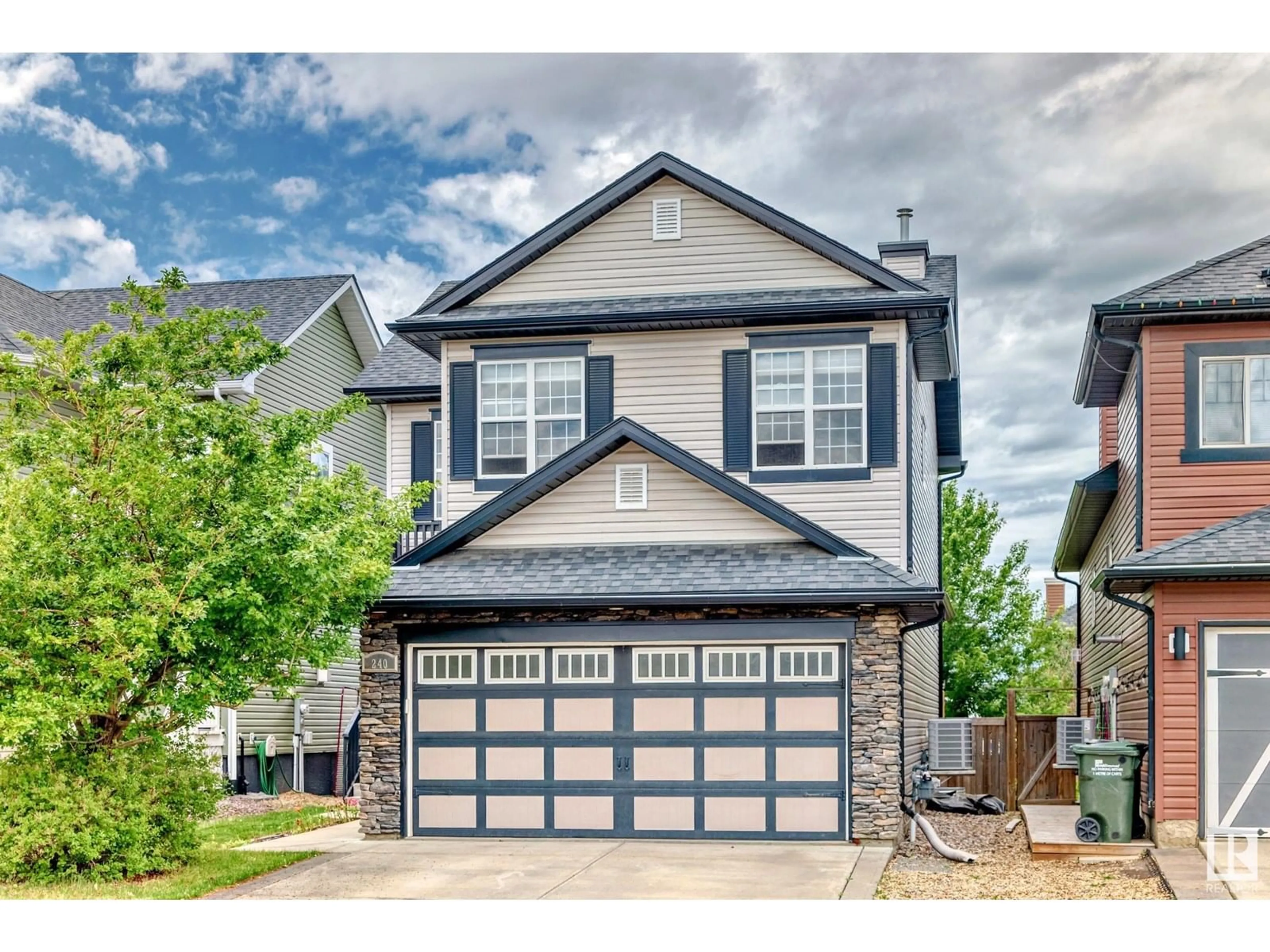 Home with vinyl exterior material, street for 240 ASCOTT CR, Sherwood Park Alberta T8H0A6