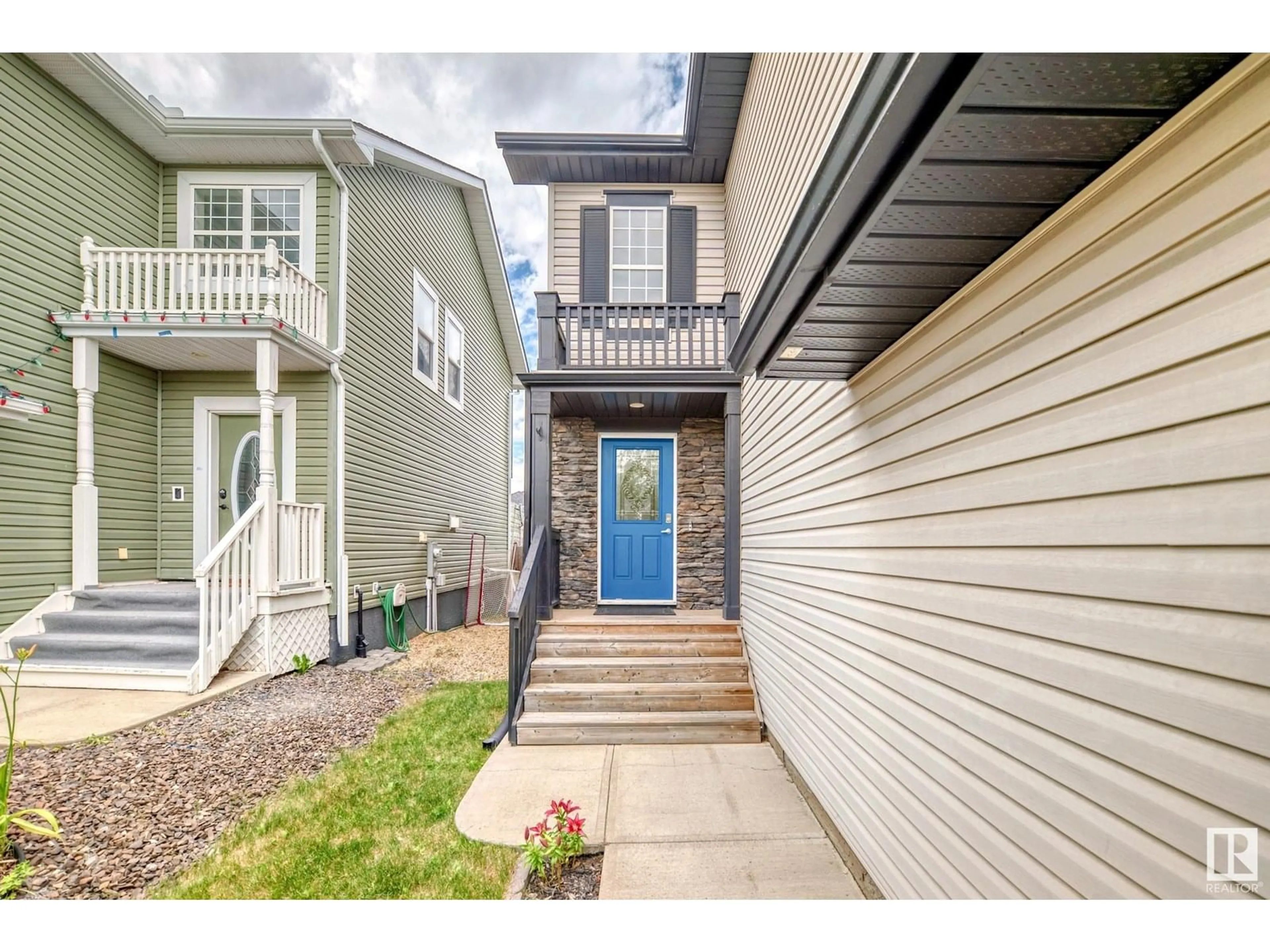 Indoor entryway for 240 ASCOTT CR, Sherwood Park Alberta T8H0A6