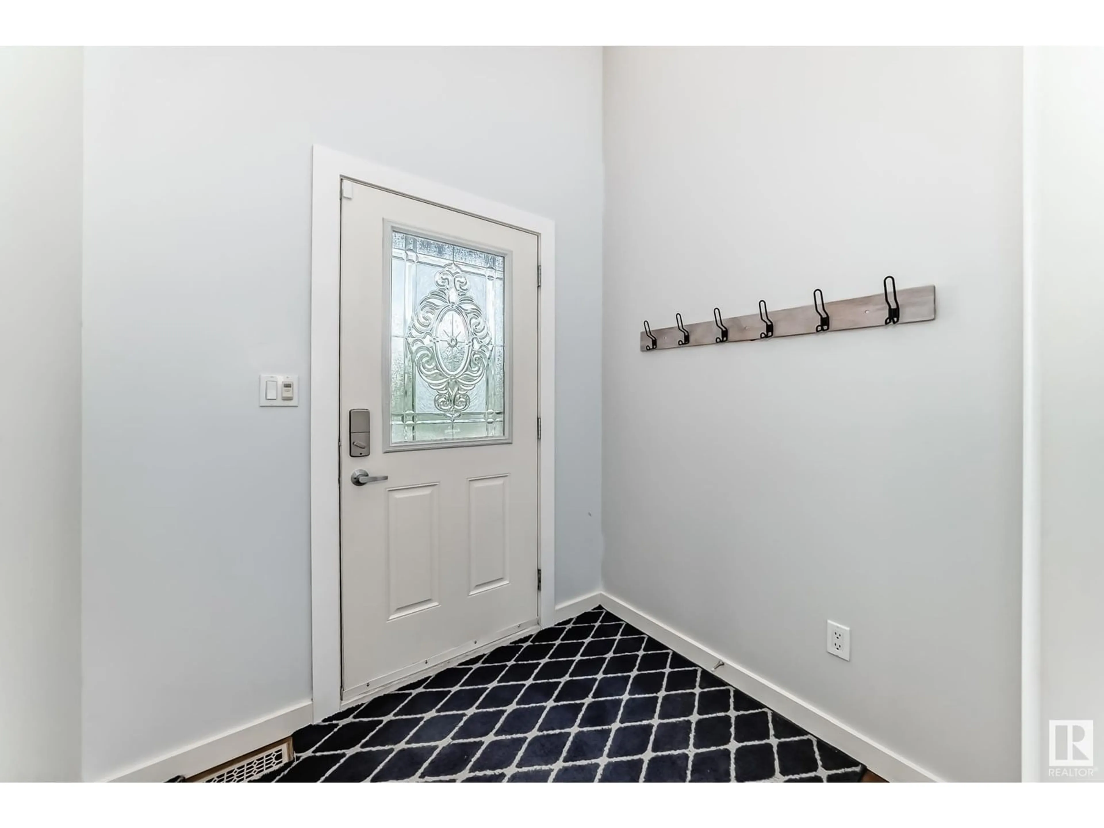 Indoor entryway for 240 ASCOTT CR, Sherwood Park Alberta T8H0A6