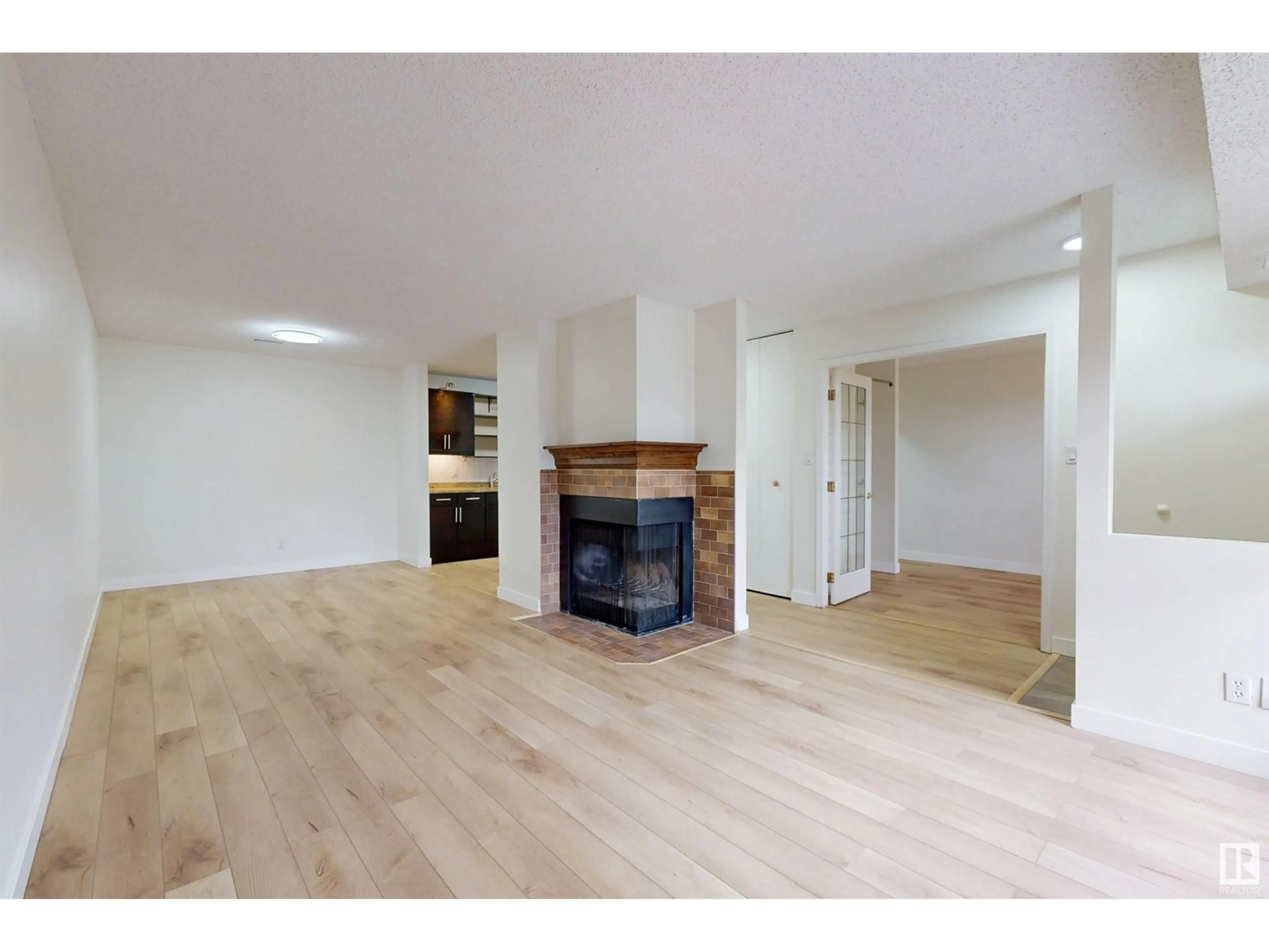 A pic of a room for 1134 SADDLEBACK RD, Edmonton Alberta T6J4Z4