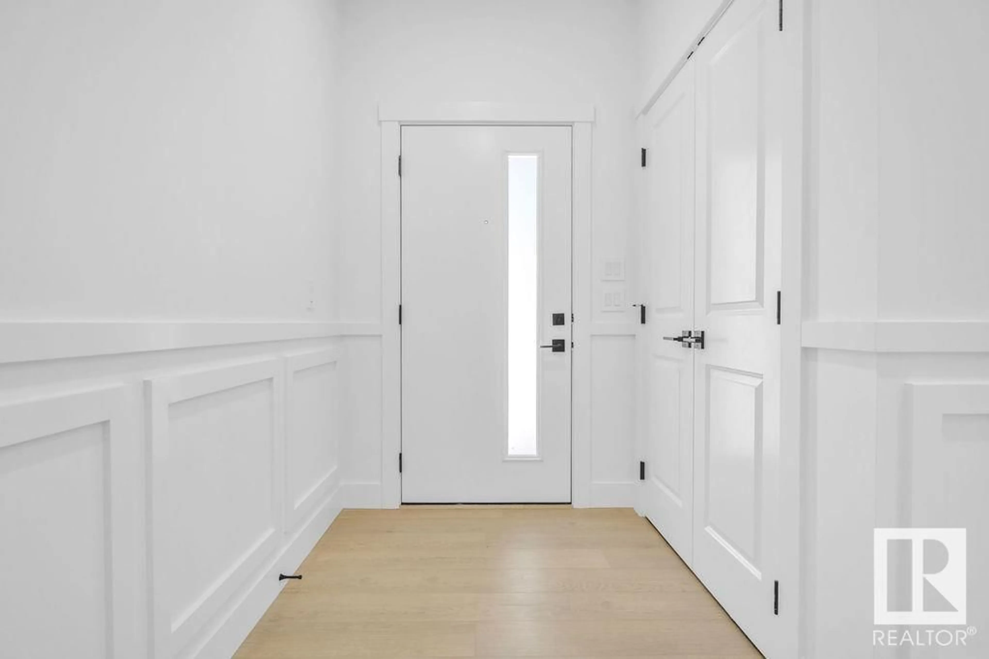 Indoor entryway for SW - 7047 KIVIAQ CR, Edmonton Alberta T6W5R2