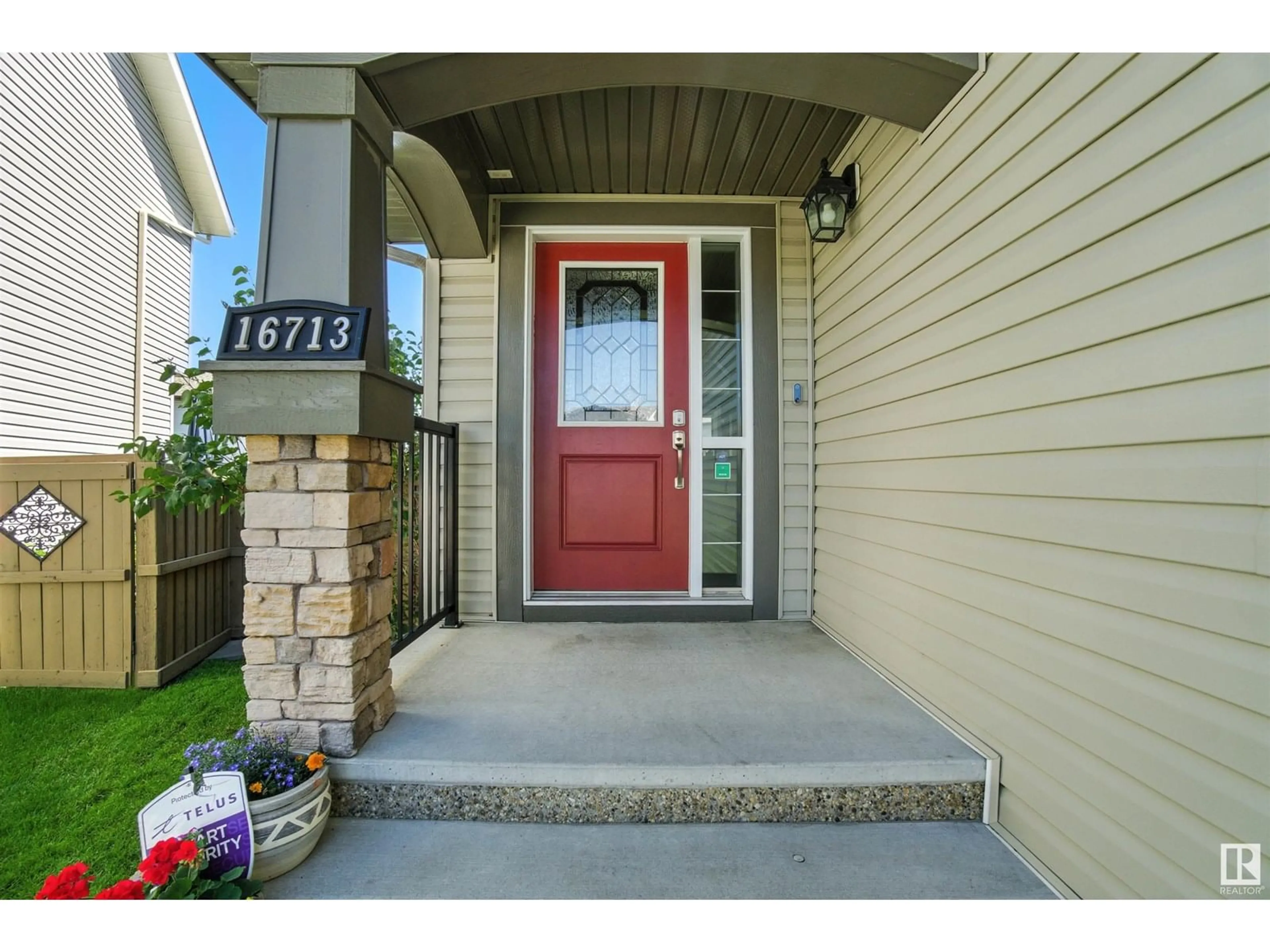 Indoor entryway for 16713 58A ST, Edmonton Alberta T5Y0K7