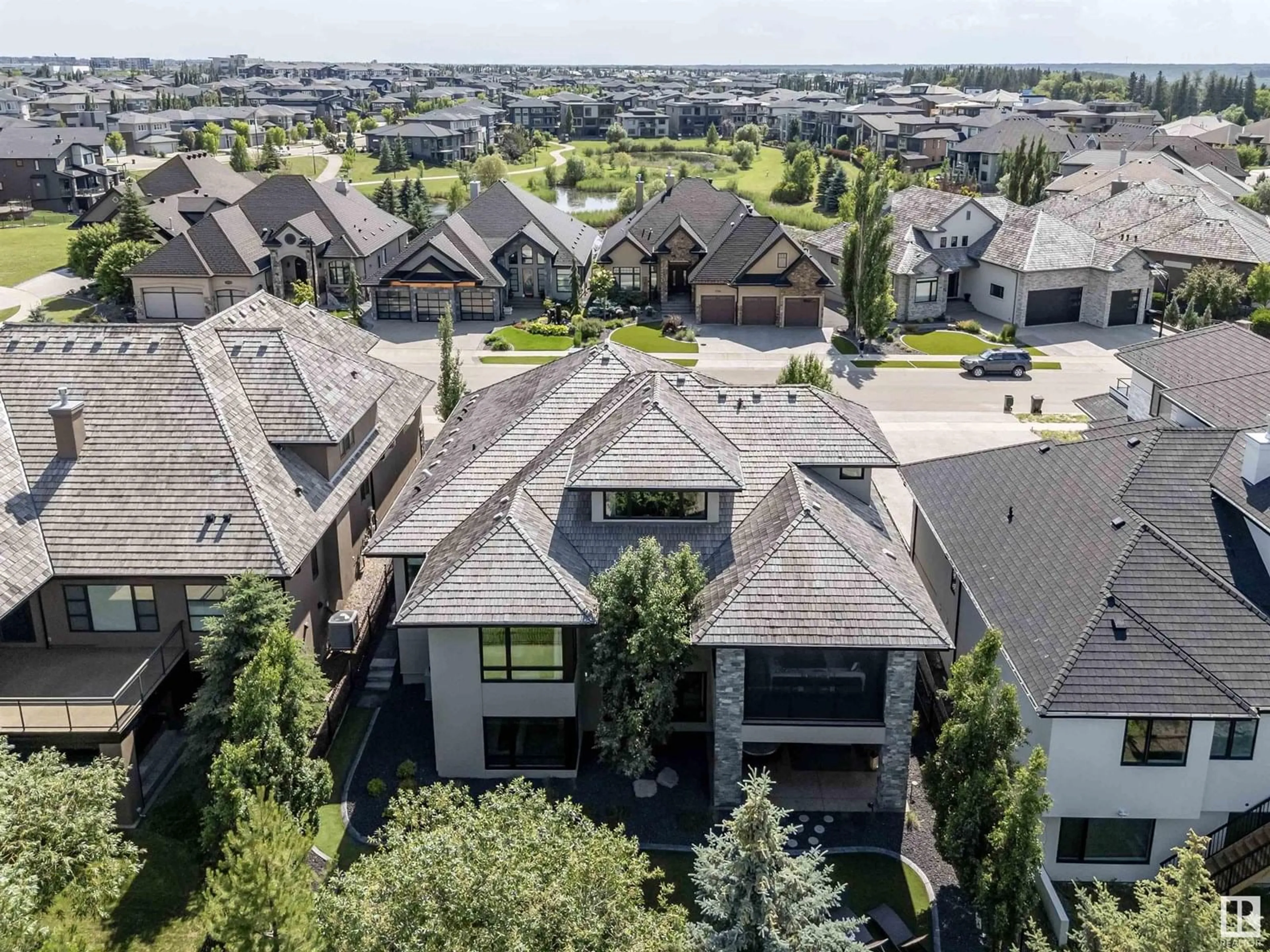 A pic from outside/outdoor area/front of a property/back of a property/a pic from drone, unknown for 2789 WHEATON DR, Edmonton Alberta T6W2M6