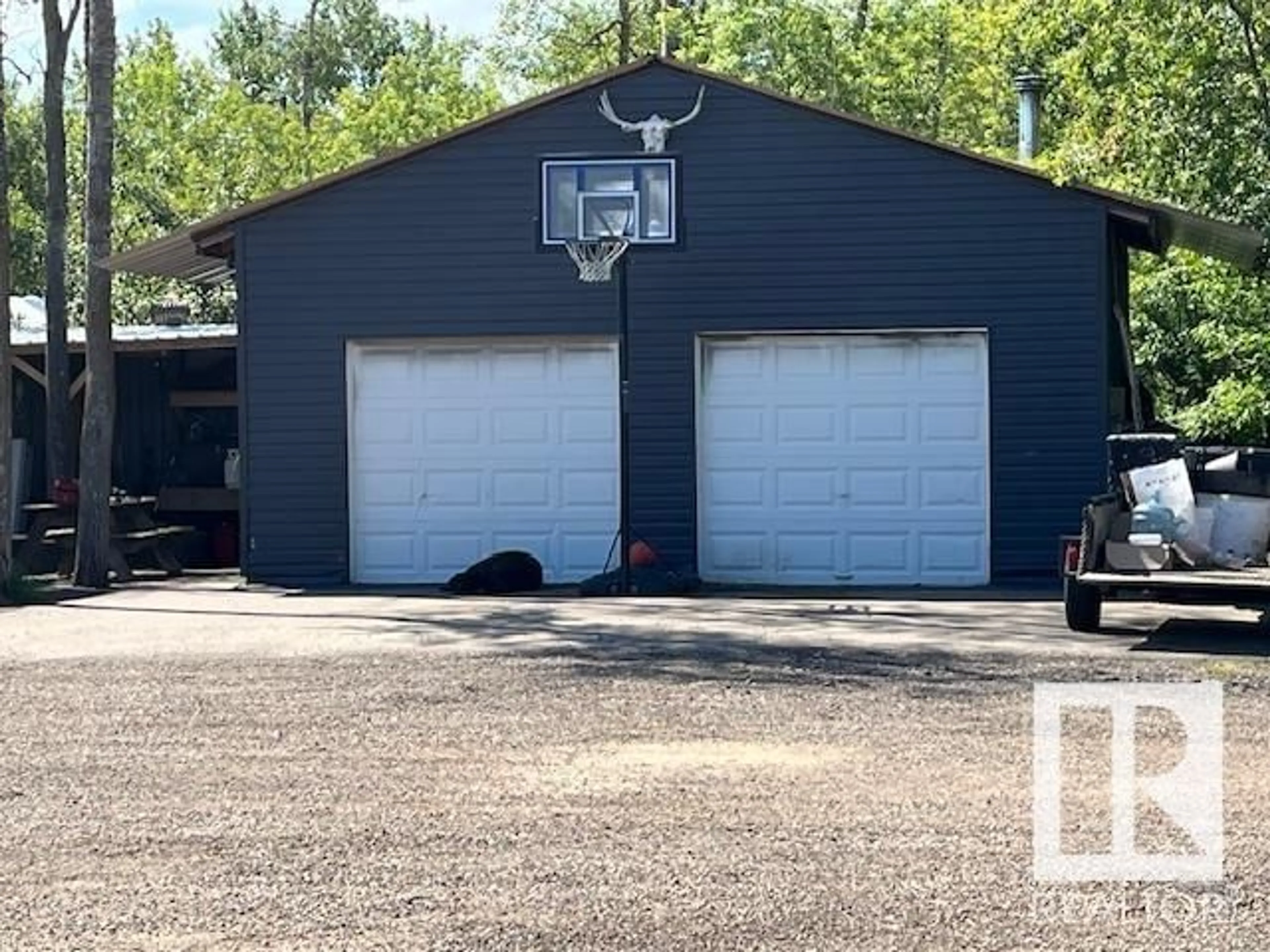 Indoor garage for 56023 RGE ROAD 242, Rural Sturgeon County Alberta T0A0K0