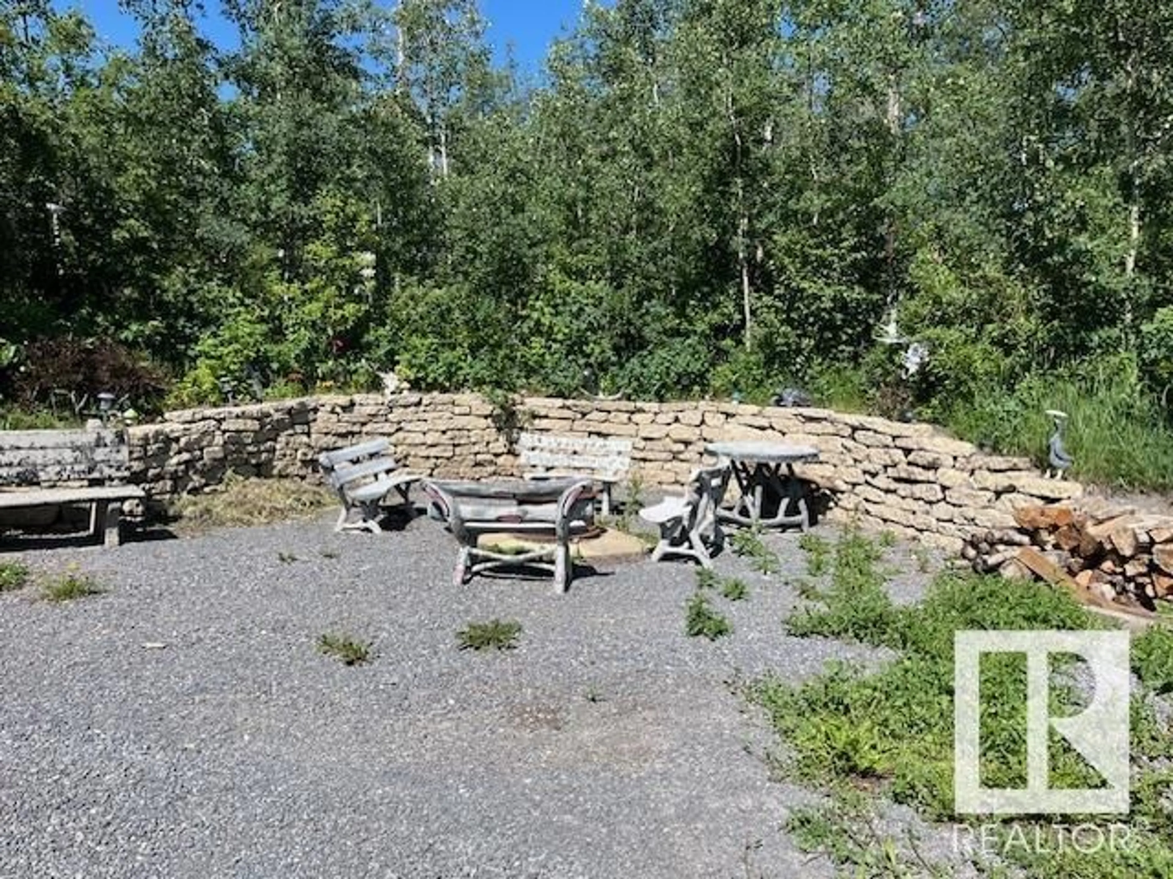 Patio, unknown for 56023 RGE ROAD 242, Rural Sturgeon County Alberta T0A0K0