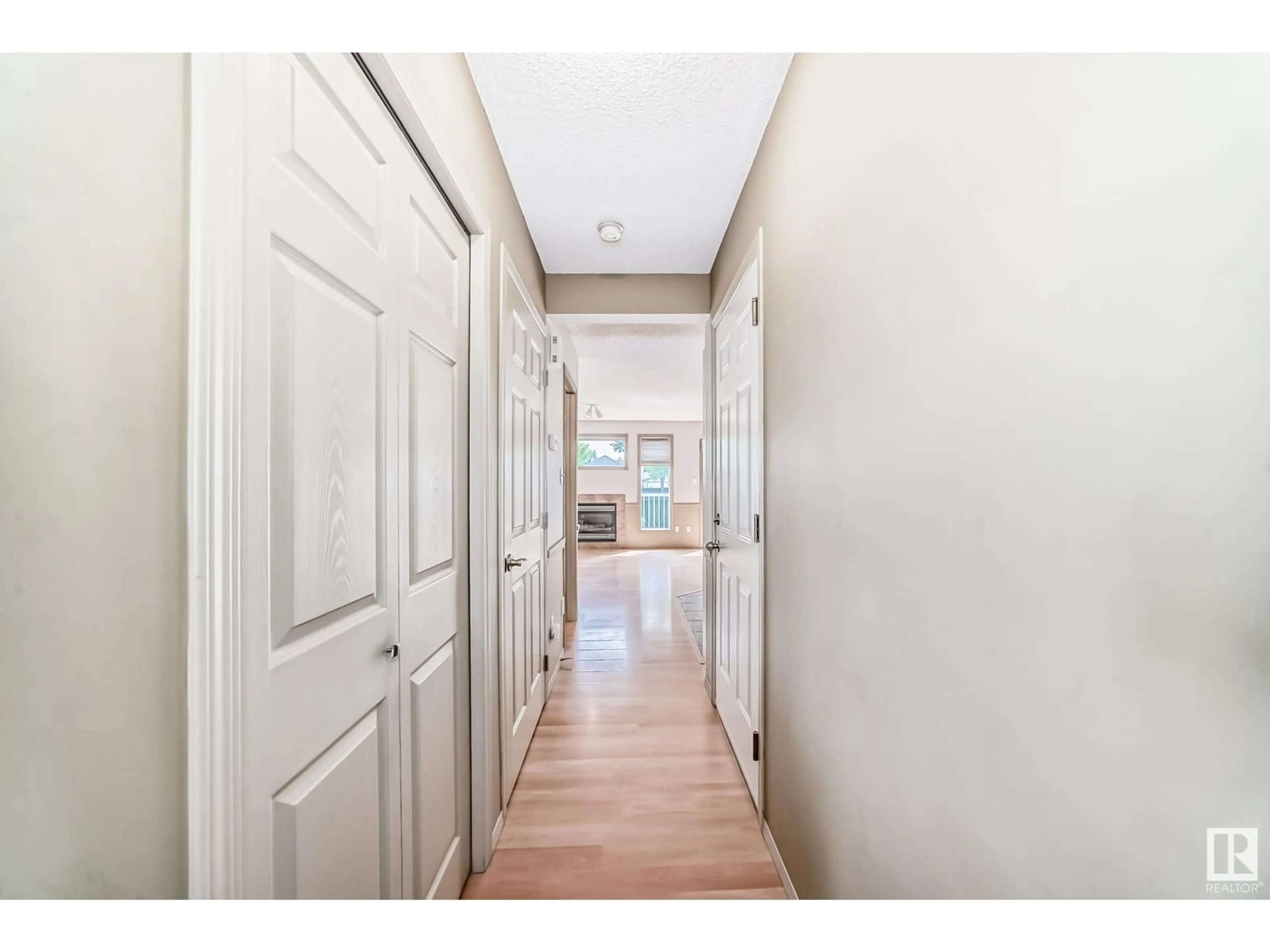 Indoor entryway for 2004 - 50 GRANTHAM CO, Edmonton Alberta T5T3X4