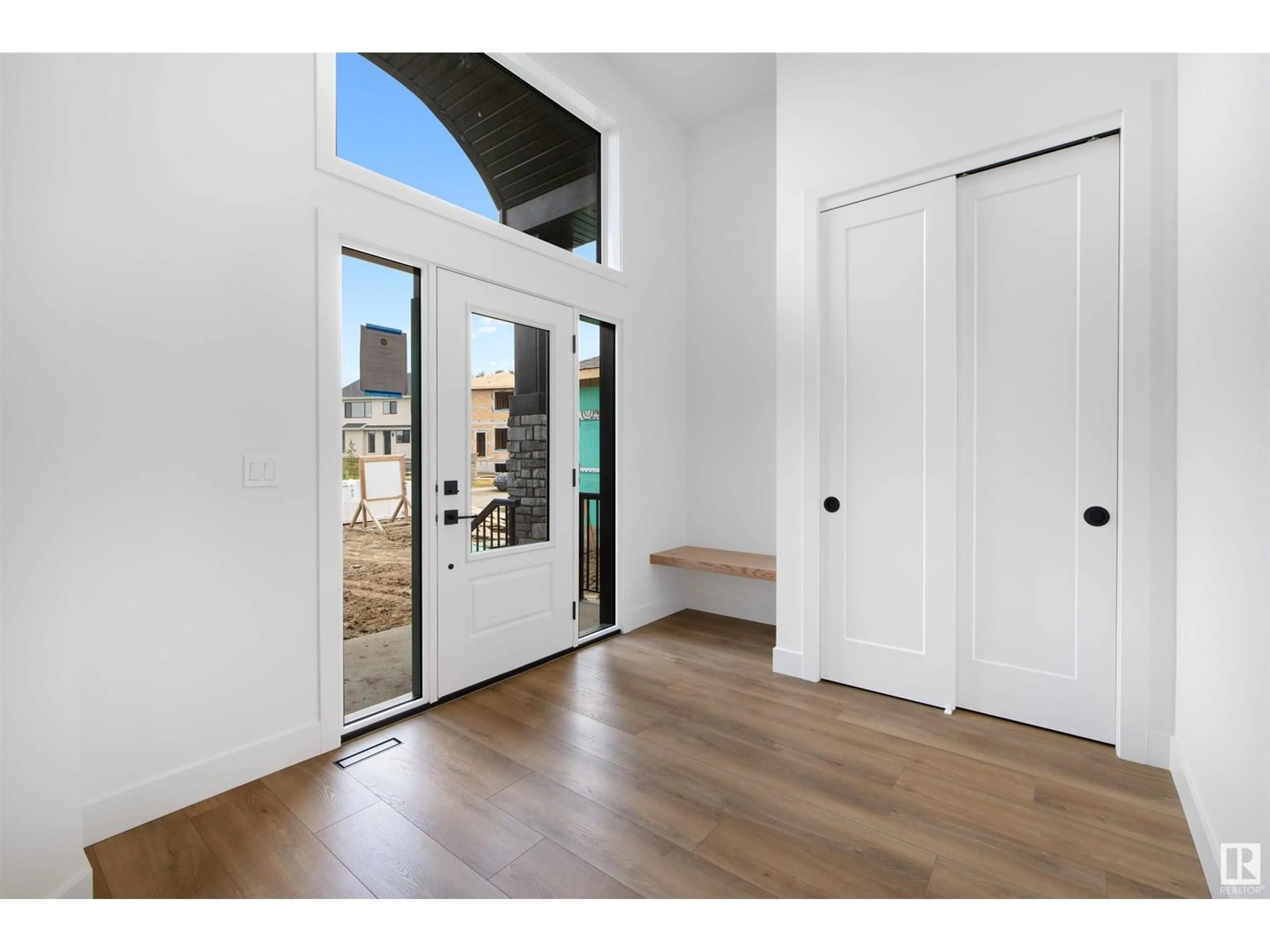 Indoor entryway for 3 SYDWYCK CI, Spruce Grove Alberta T7X0A0