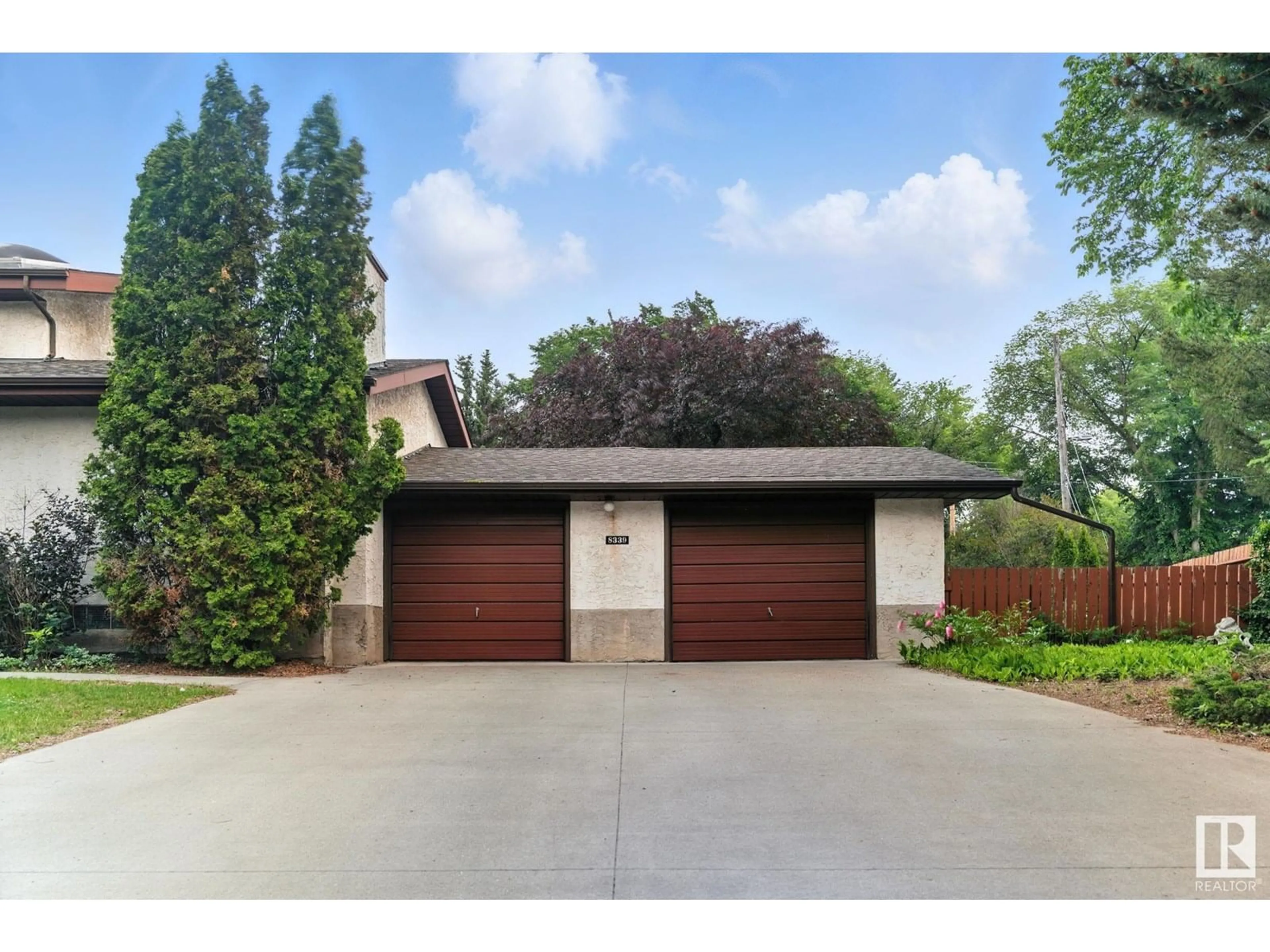 Indoor garage for 8339 120 ST, Edmonton Alberta T6G1X2