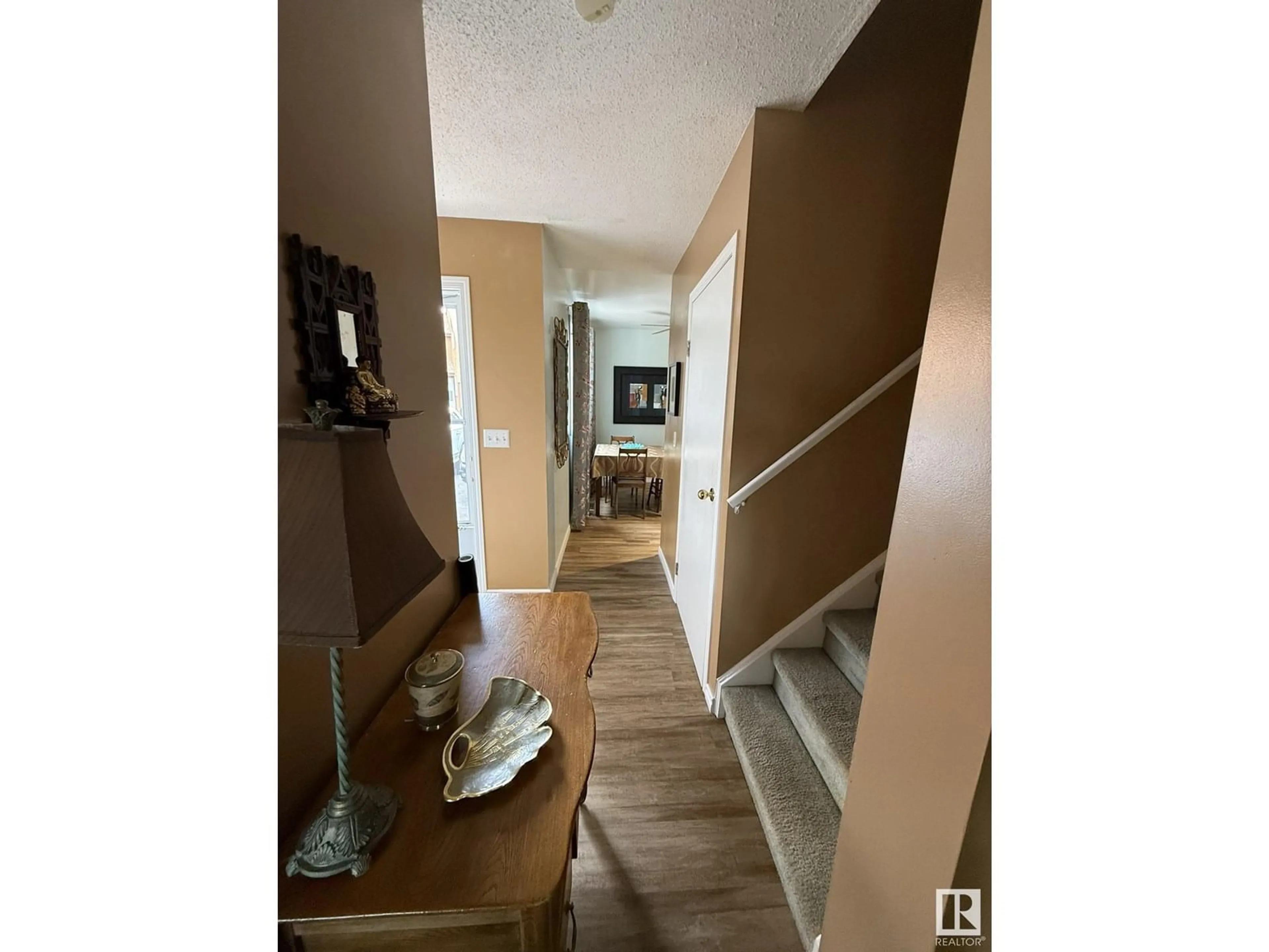 Unknown for 18525 66 AV, Edmonton Alberta T5T2M3