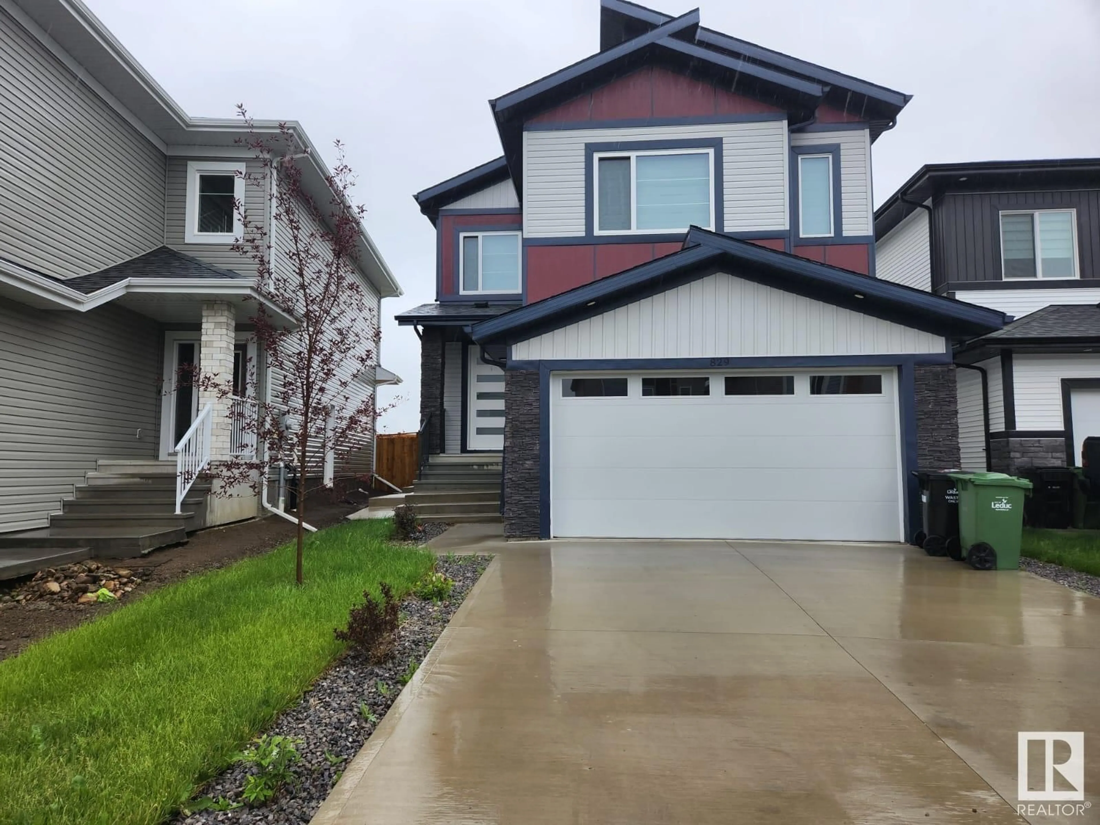 Home with vinyl exterior material, street for 829 MORRIS AV, Leduc Alberta T9E1G1