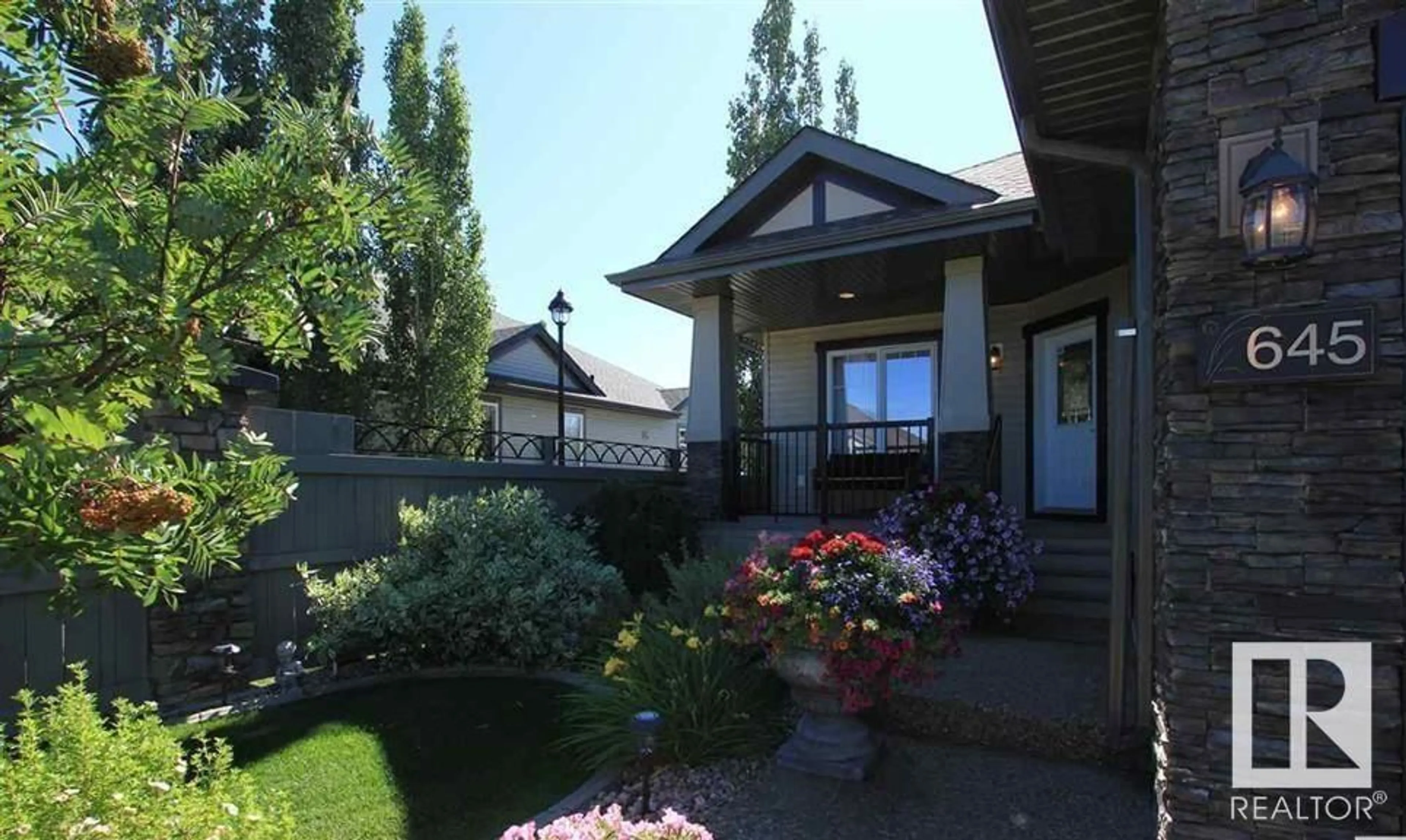 Patio, street for 645 CANTOR LANDING LD, Edmonton Alberta T6W0V6