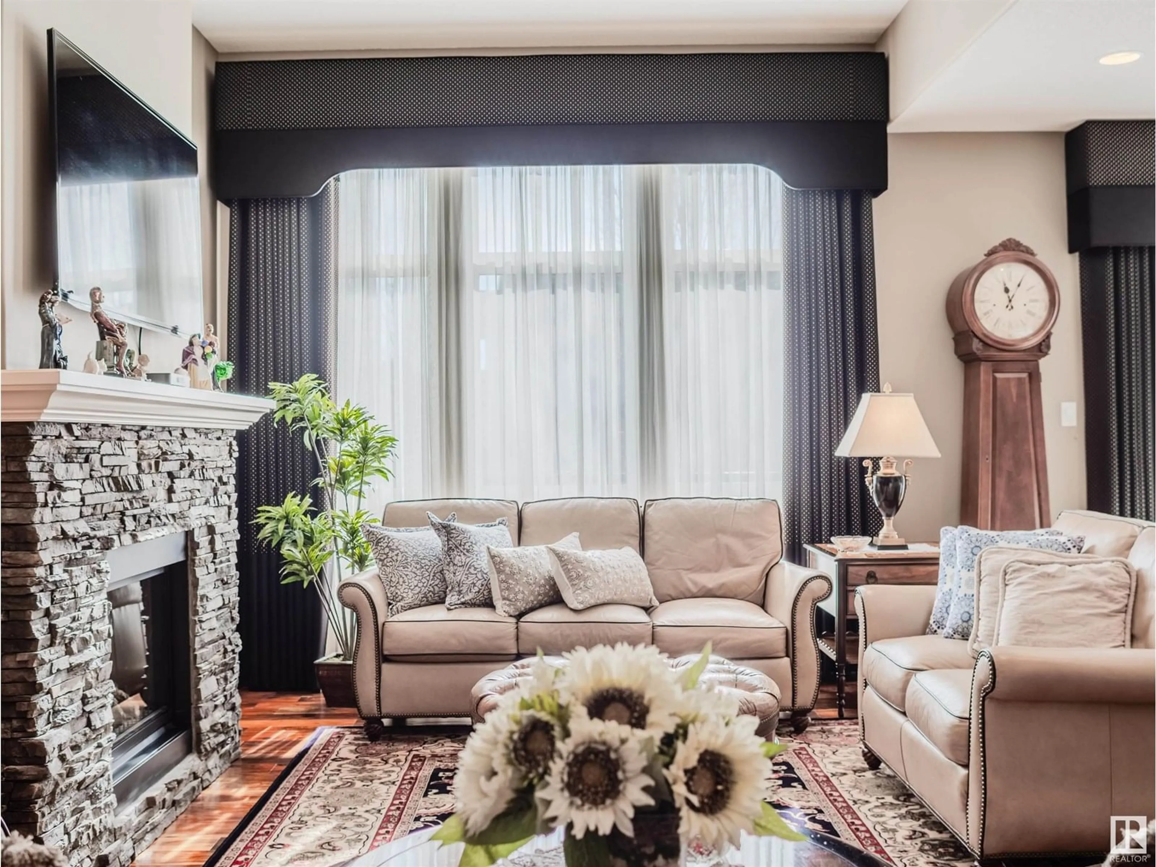 Living room with furniture, unknown for 645 CANTOR LANDING LD, Edmonton Alberta T6W0V6