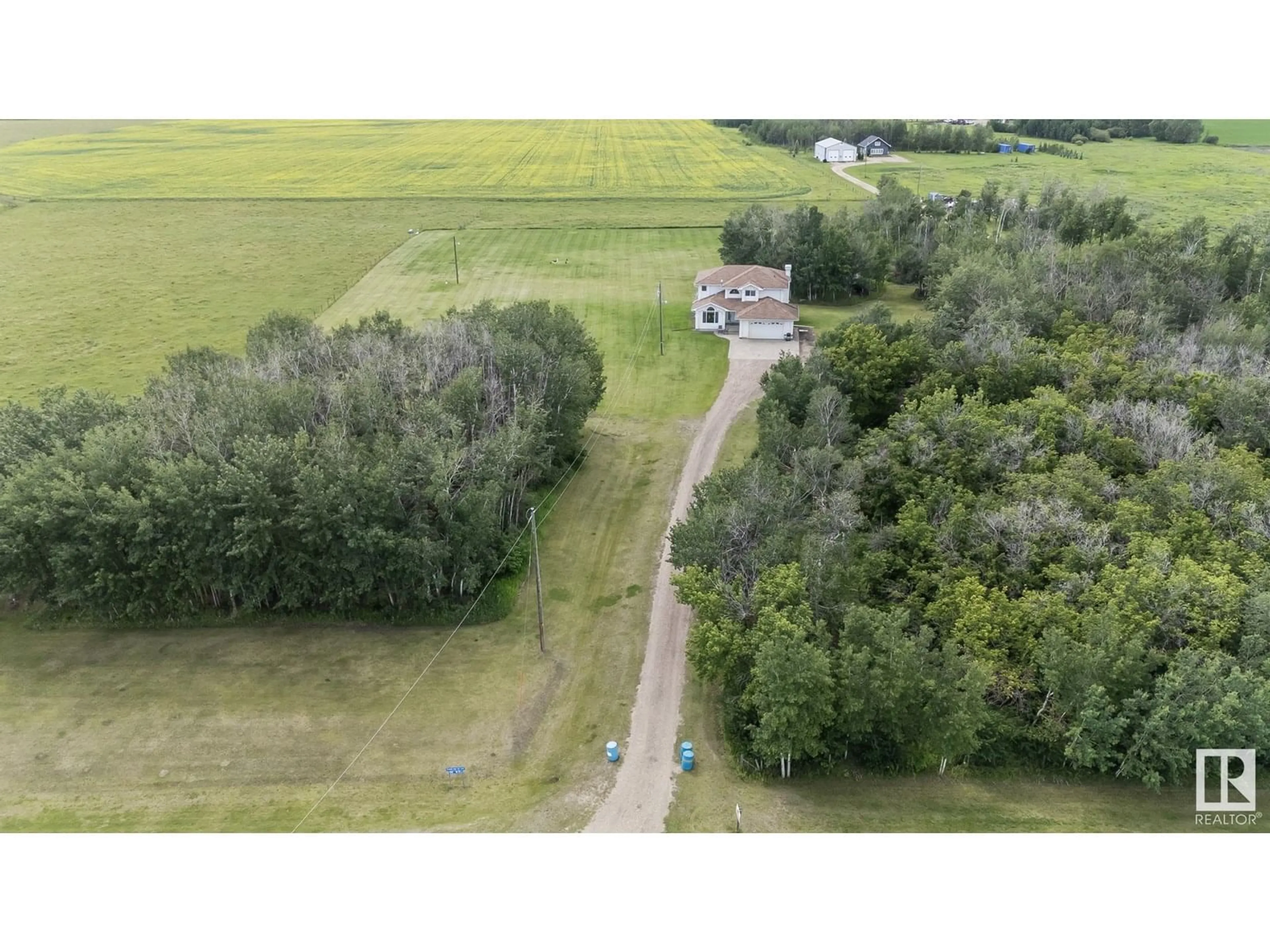 A pic from outside/outdoor area/front of a property/back of a property/a pic from drone, unknown for 5710 70 ST, Edmonton Alberta T6X2S6