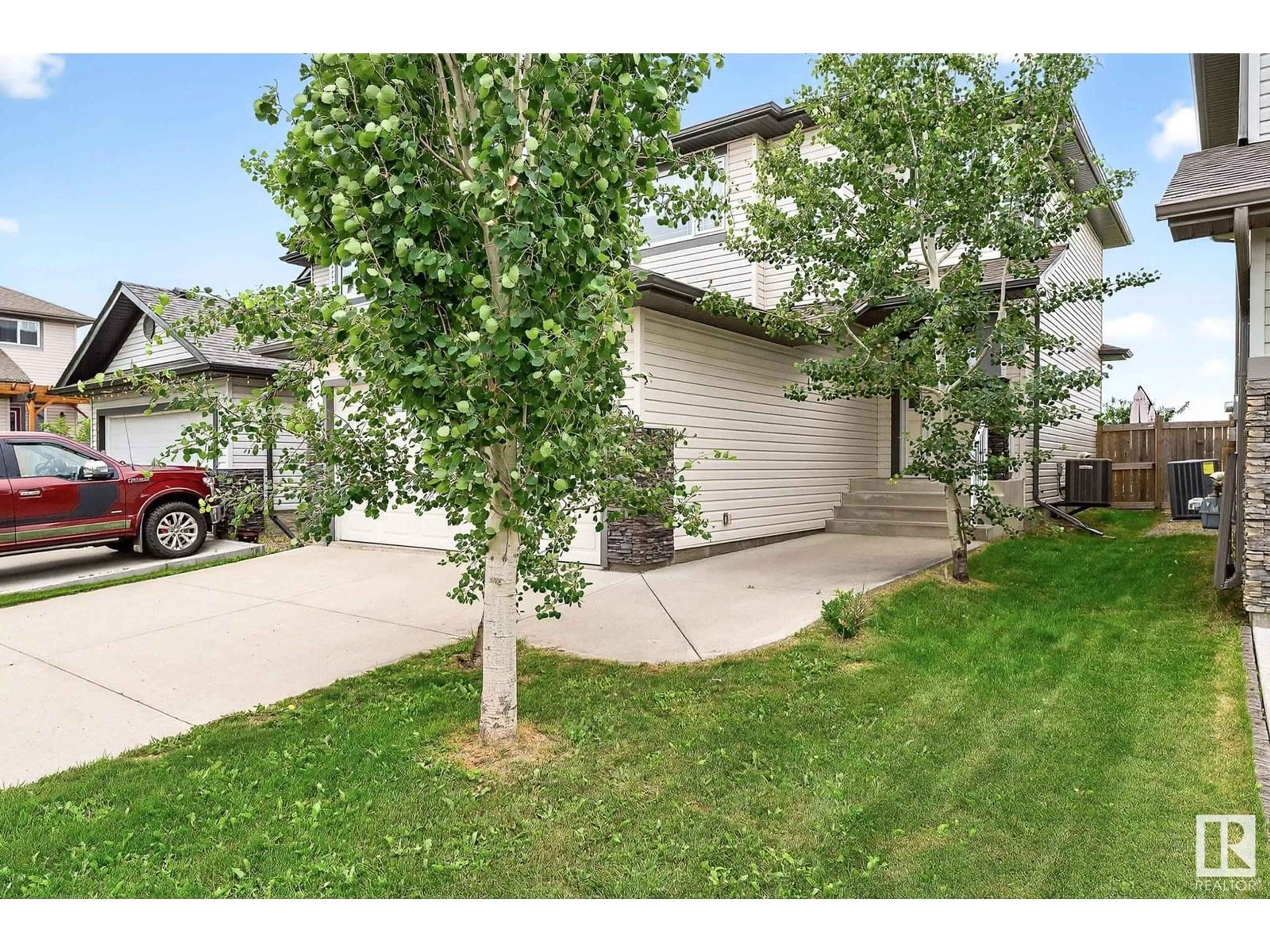 A pic from outside/outdoor area/front of a property/back of a property/a pic from drone, street for 13519 165 AV, Edmonton Alberta T6V0G9