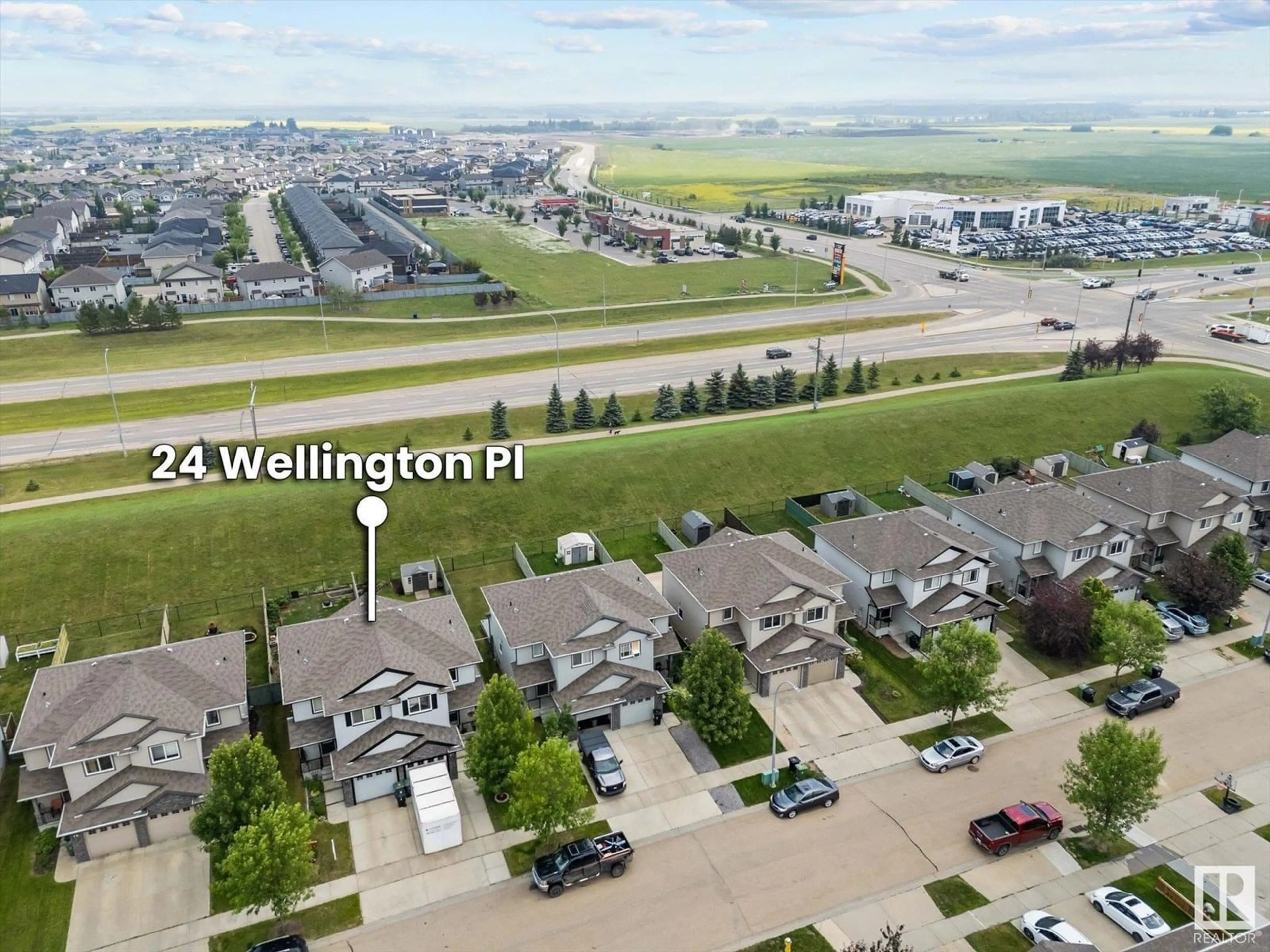 A pic from outside/outdoor area/front of a property/back of a property/a pic from drone, unknown for 24 WELLINGTON PL, Fort Saskatchewan Alberta T8L0G2