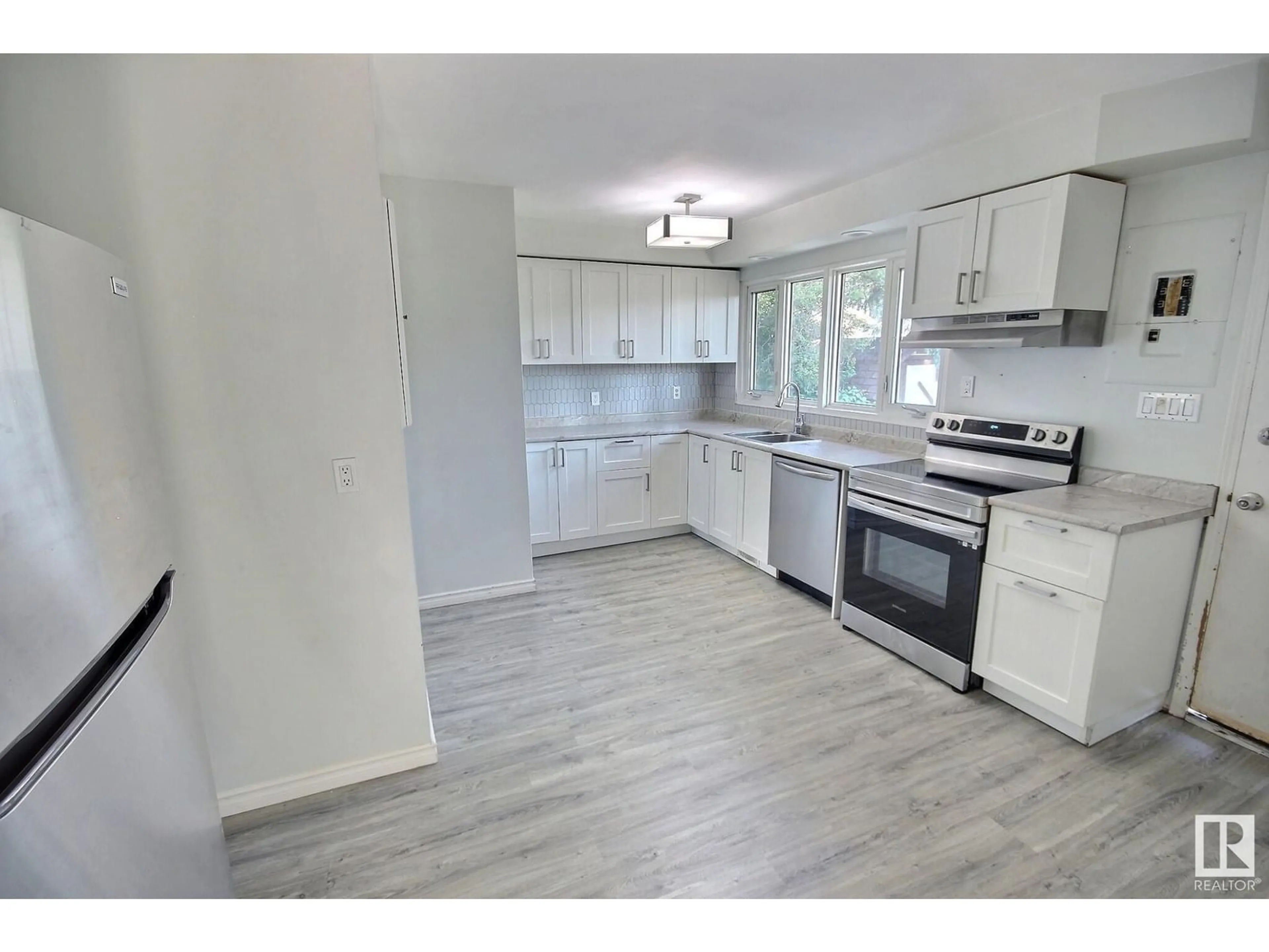 Unknown for 16518 106 AV, Edmonton Alberta T5P0W9